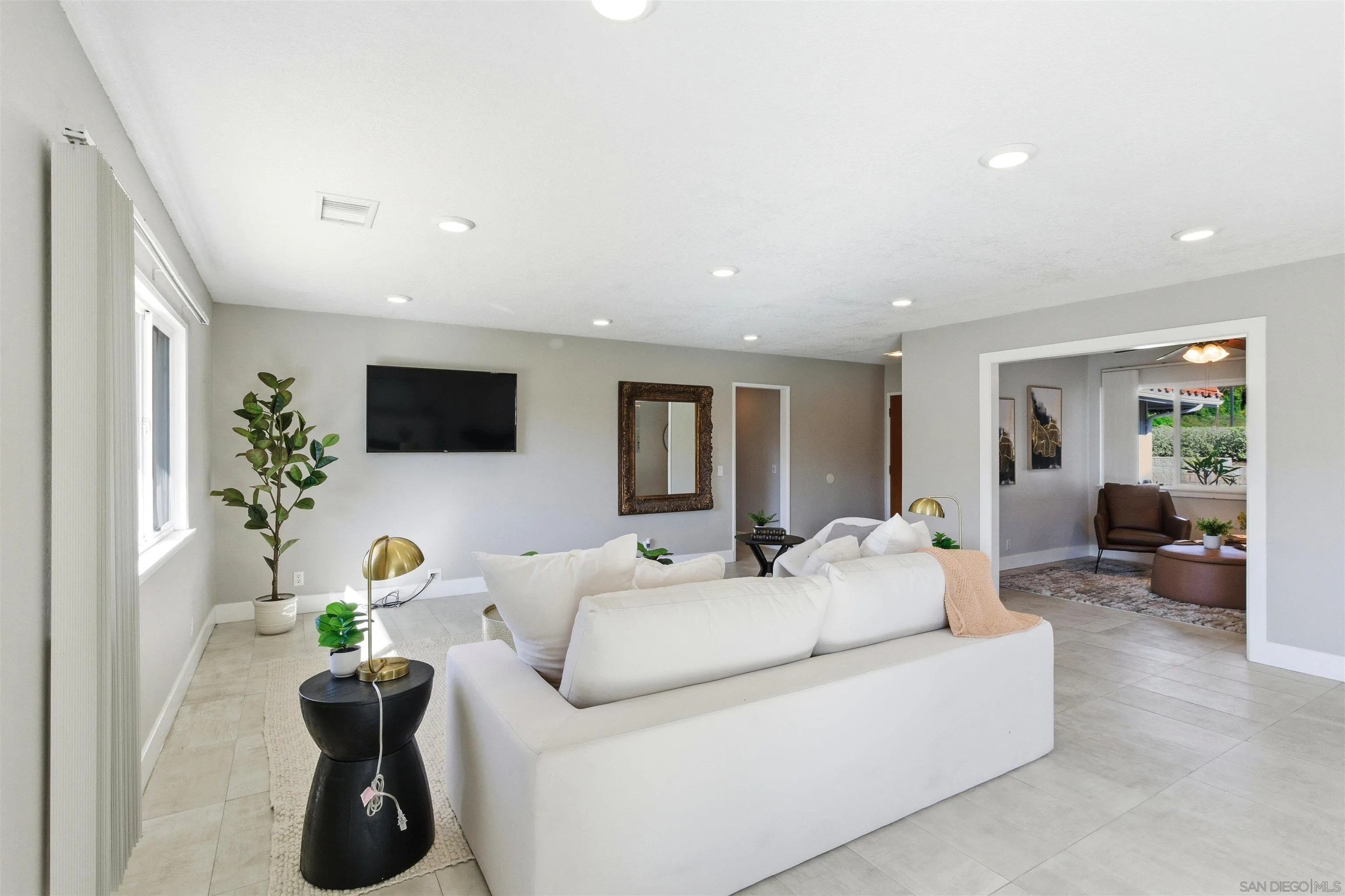 https://cdn.realtyfeed.com/cdn/127/260002748/a7396d0266c0e3ba7e1aa51dbec06386.webp