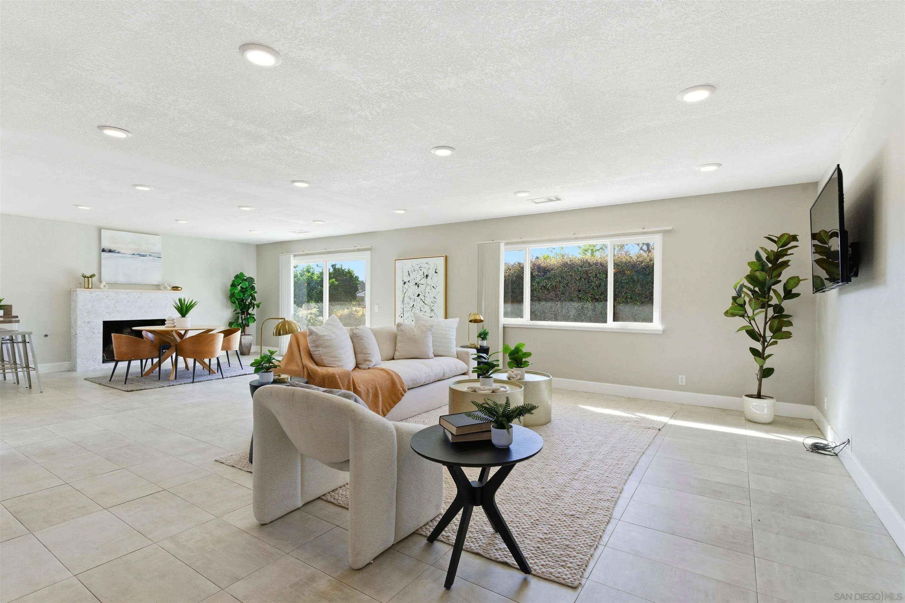 https://cdn.realtyfeed.com/cdn/127/260002748/c0b52ef23650a4b039f36c6ef7af826d.webp