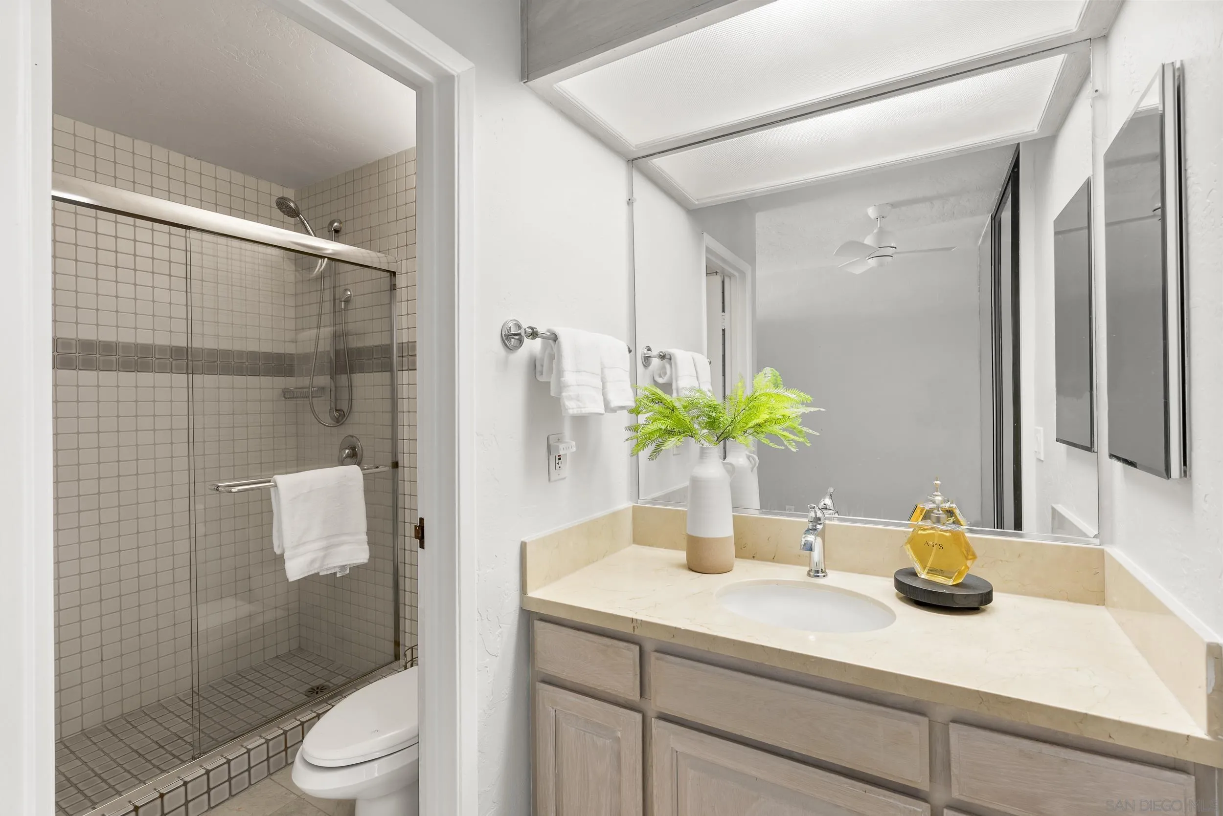 https://cdn.realtyfeed.com/cdn/127/260002749/76082d3b50b73707c079a2ad456701f6.webp