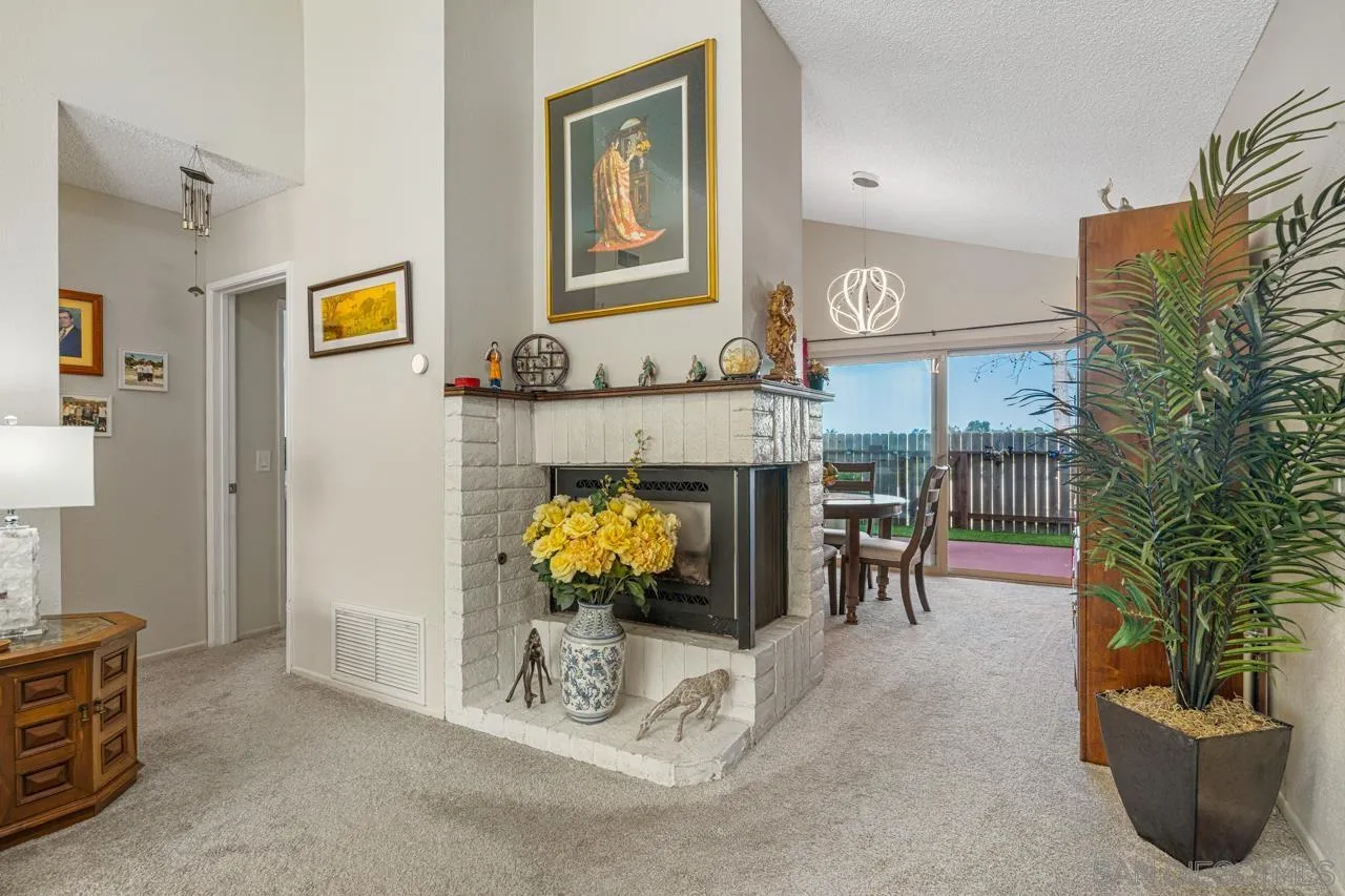 https://cdn.realtyfeed.com/cdn/127/260002751/37e4359ba41f08ad3430c12ca8e25088.webp