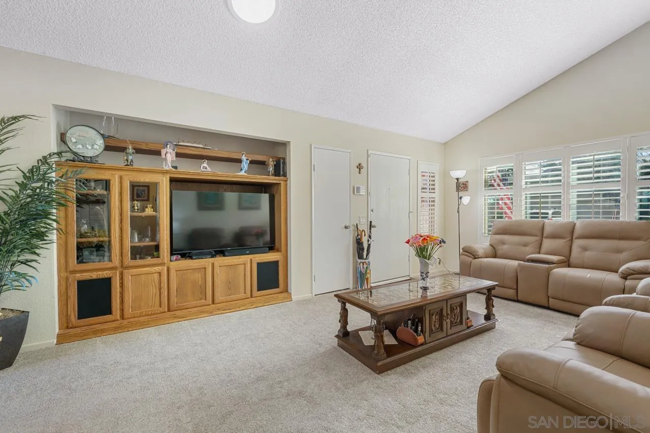 https://cdn.realtyfeed.com/cdn/127/260002751/caf74d8c04c54f03067ed31f6b797330.webp