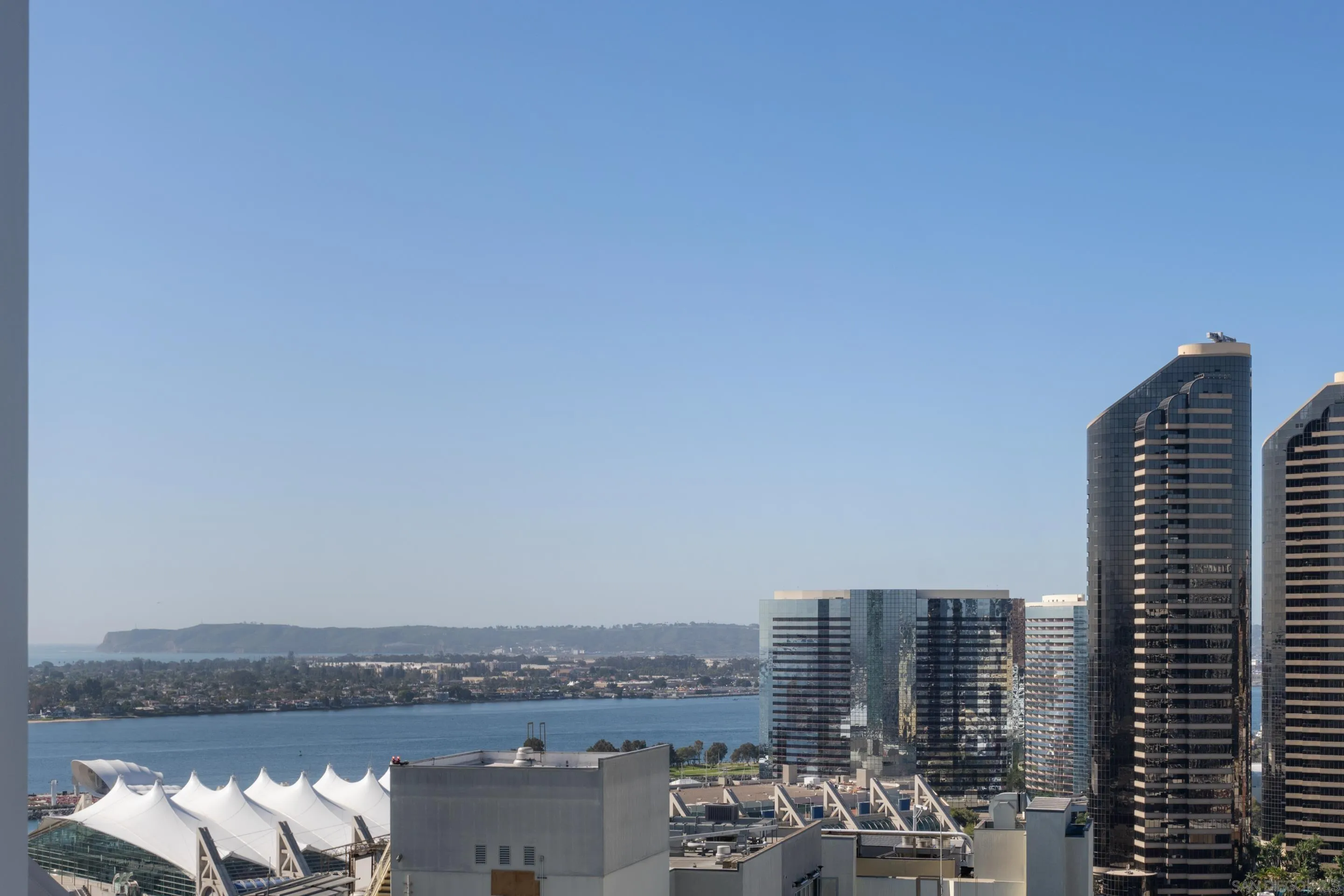 https://cdn.realtyfeed.com/cdn/127/260002760/40bb6accab8045466e3f1a0ebf769617.webp