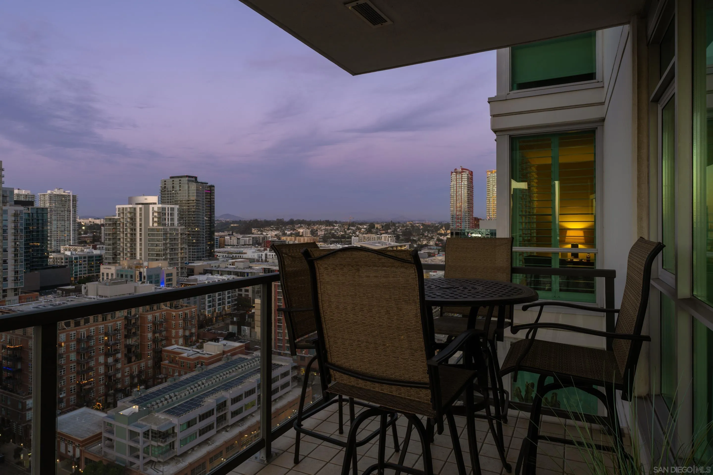 https://cdn.realtyfeed.com/cdn/127/260002760/b328e2d1c700ec132ba197178480b5f1.webp