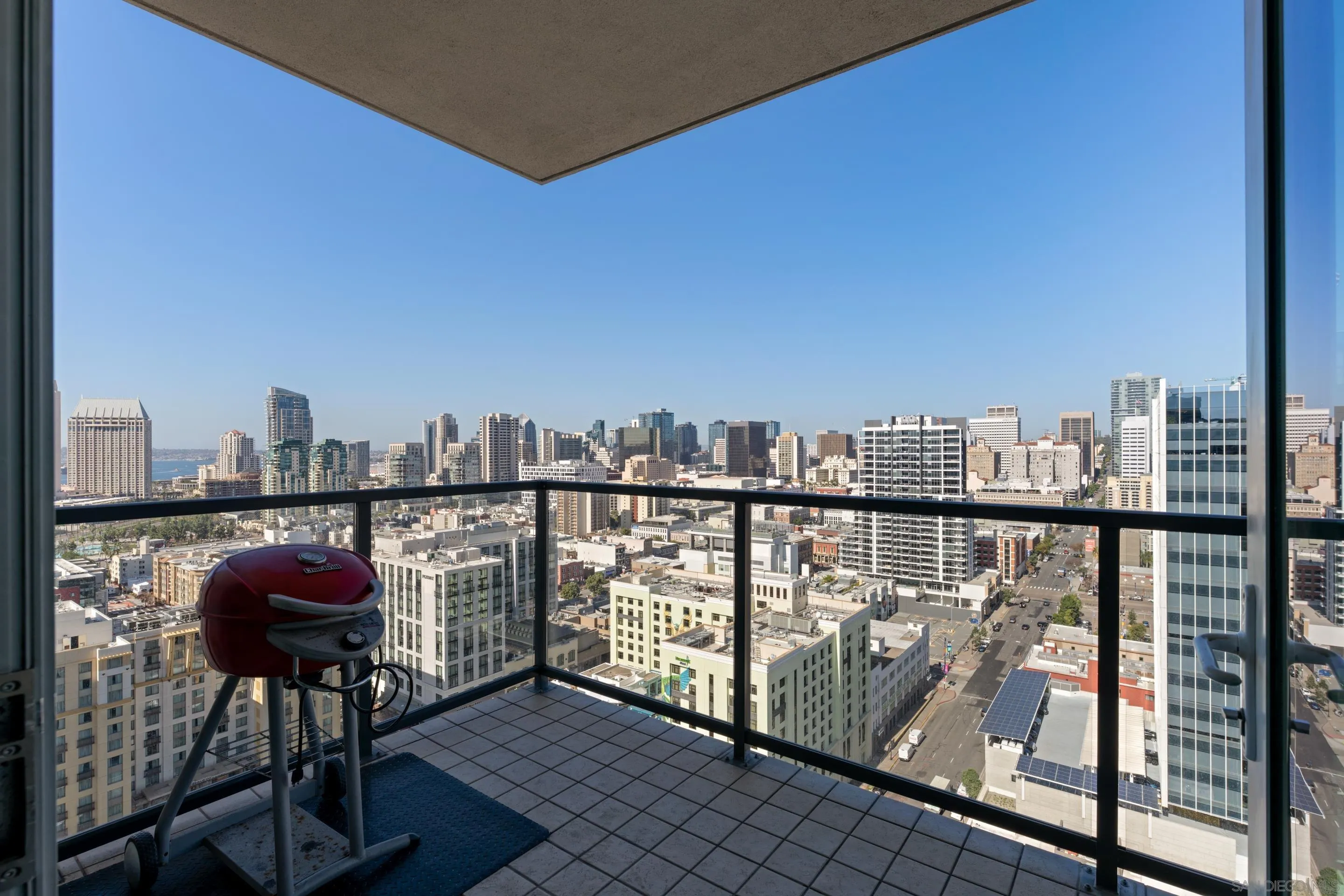 https://cdn.realtyfeed.com/cdn/127/260002760/c7acb0c63057c487053422bc103cf7df.webp