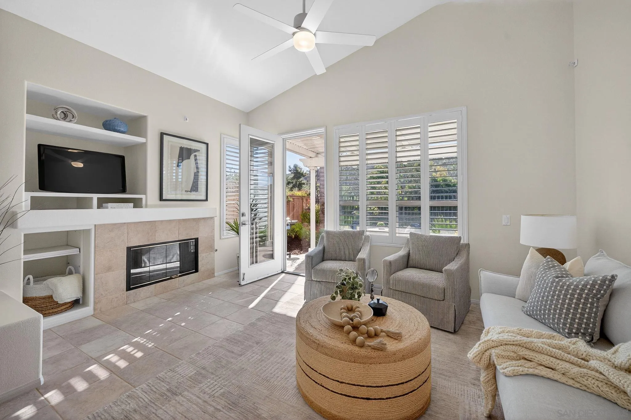 https://cdn.realtyfeed.com/cdn/127/260002763/2f1434033ad1507ec9abb30893f6ab1e.webp