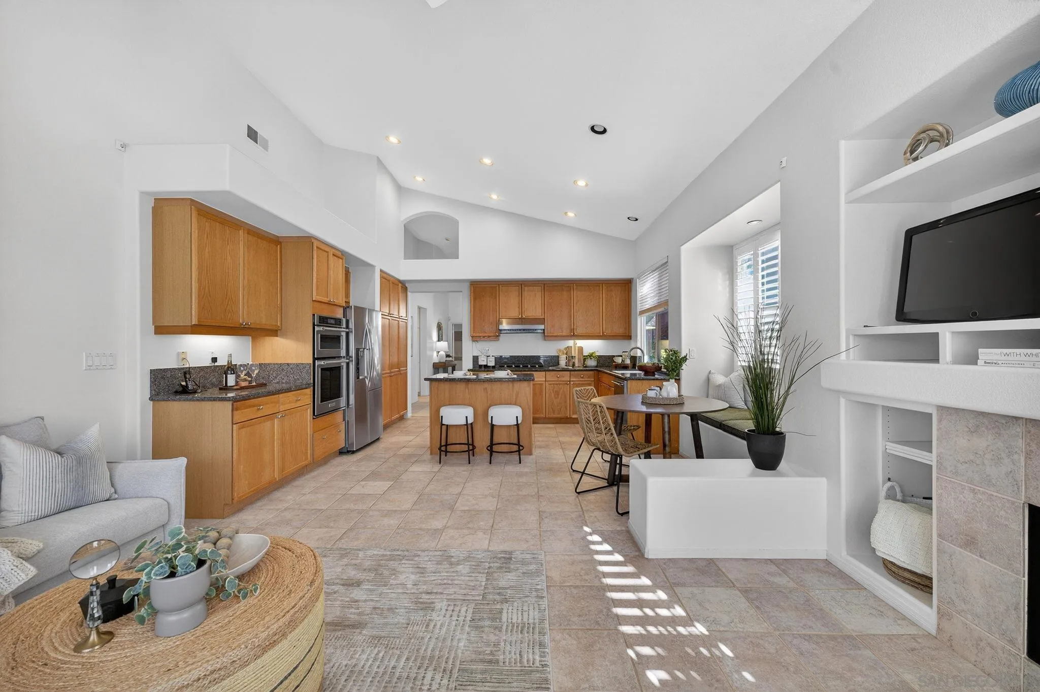 https://cdn.realtyfeed.com/cdn/127/260002763/40fdd3d7d1053dd8375f80df35ec2152.webp
