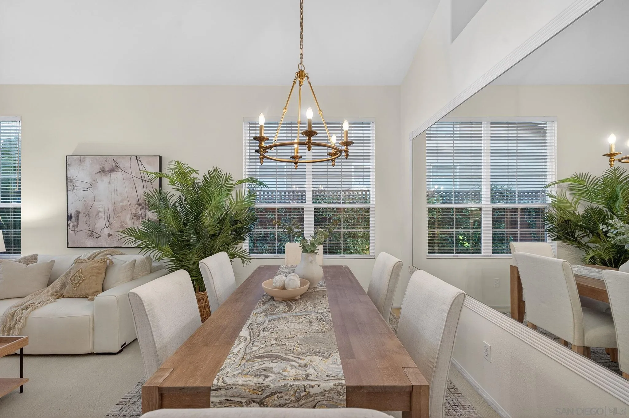 https://cdn.realtyfeed.com/cdn/127/260002763/72e852d855ad44c239e93ad57464c55c.webp