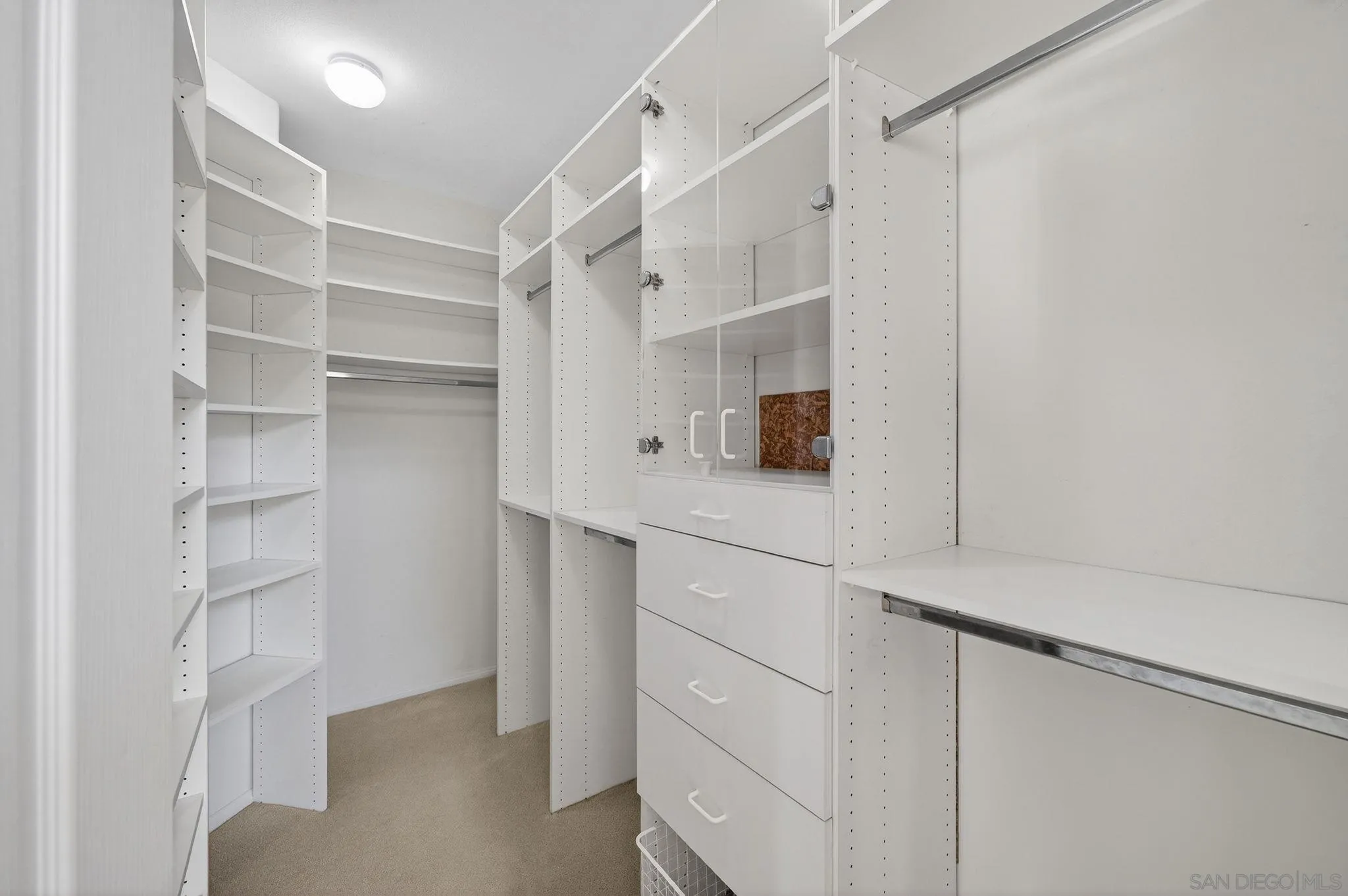 https://cdn.realtyfeed.com/cdn/127/260002763/7600569810c5fb8f3f19b119fcabca7a.webp