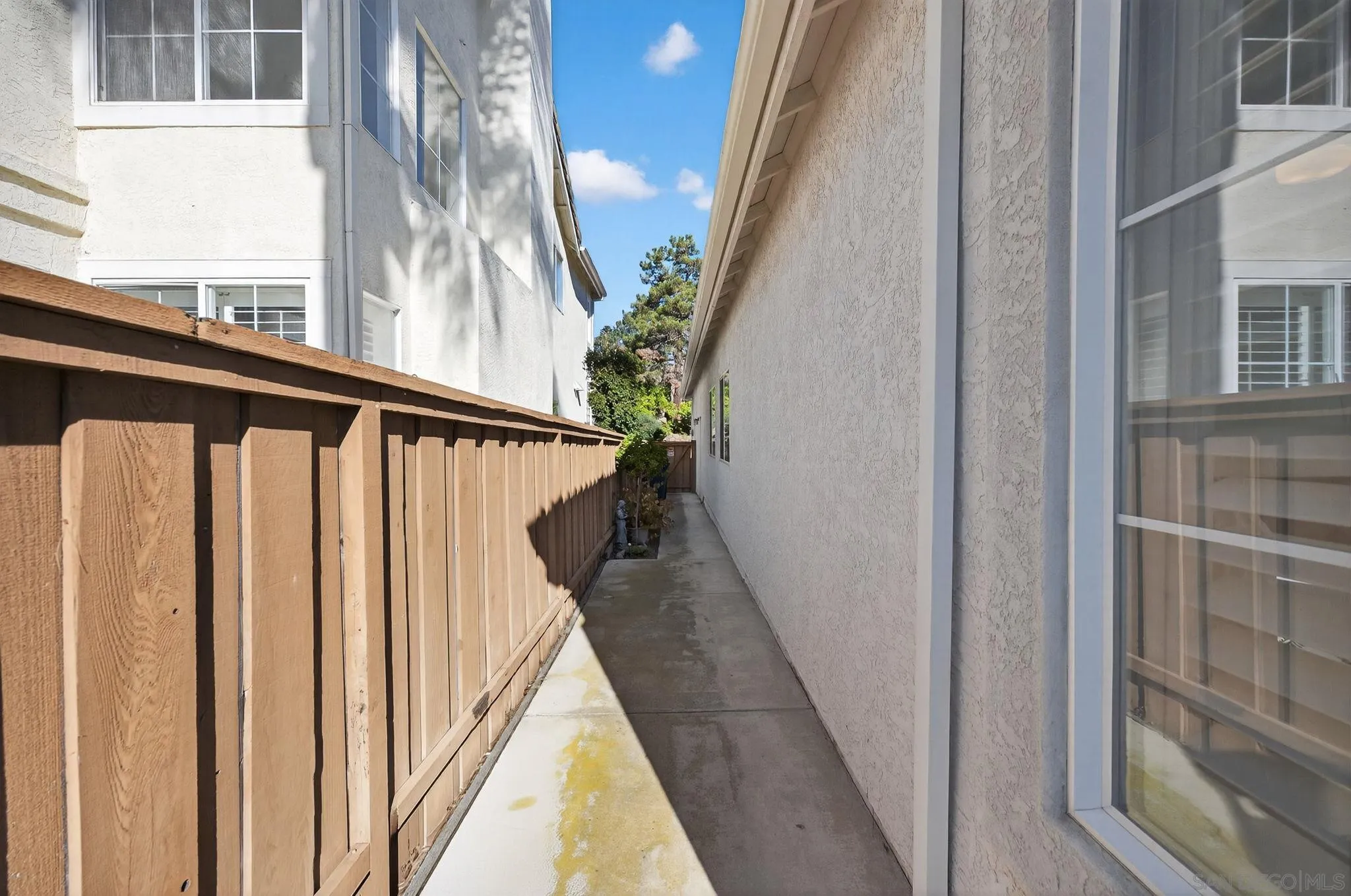 https://cdn.realtyfeed.com/cdn/127/260002763/e26532e336e41bf321adc5f37d156387.webp