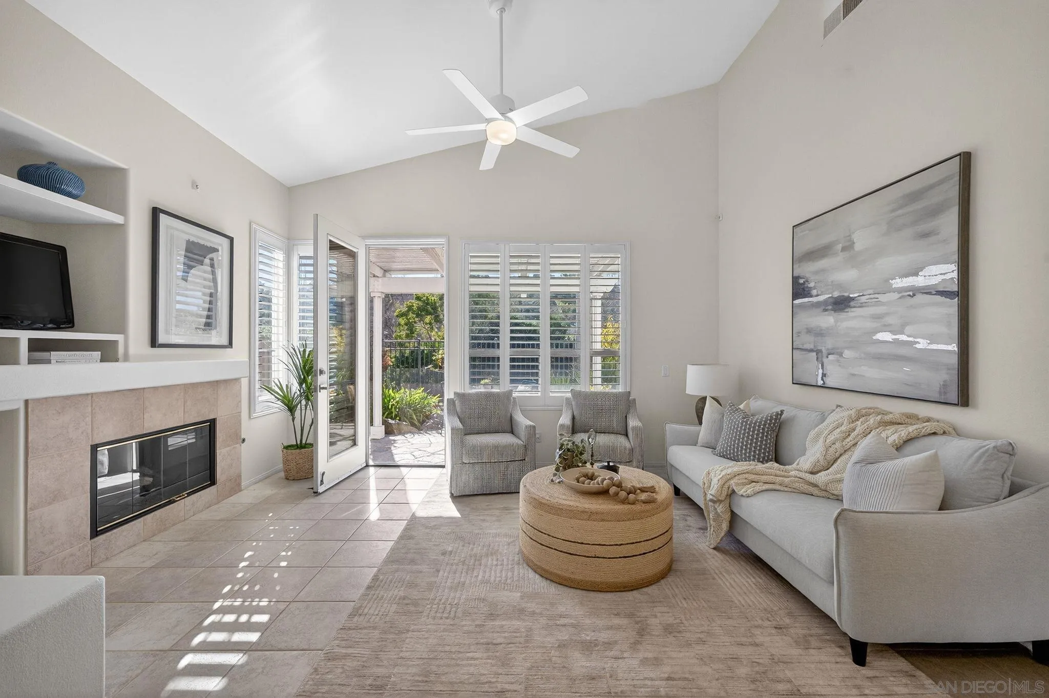 https://cdn.realtyfeed.com/cdn/127/260002763/eac213dca8c67f9bba885753da033286.webp