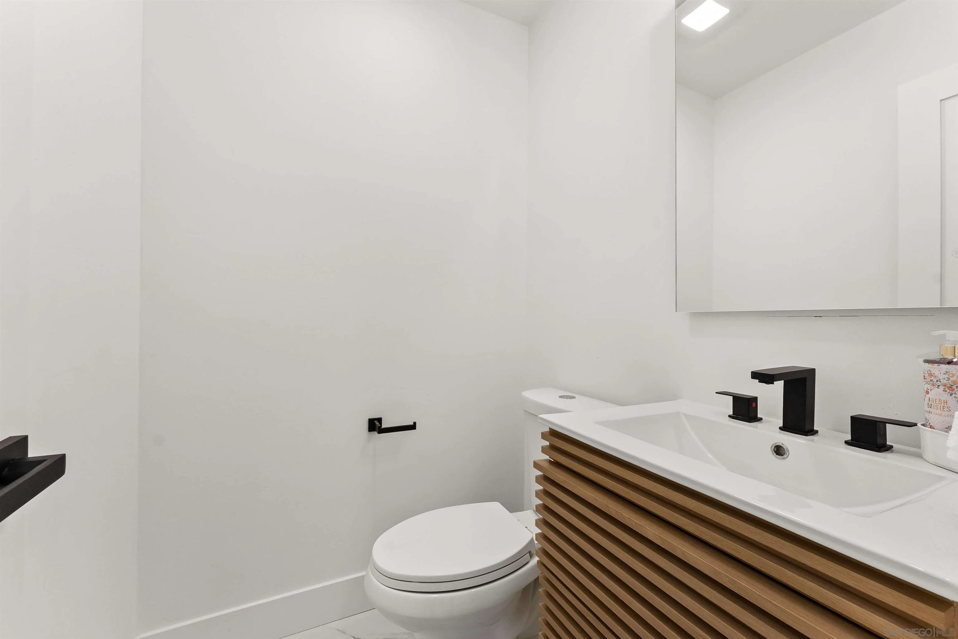 https://cdn.realtyfeed.com/cdn/127/260002768/025b0537db869ae7332c820b0b3b97c5.webp