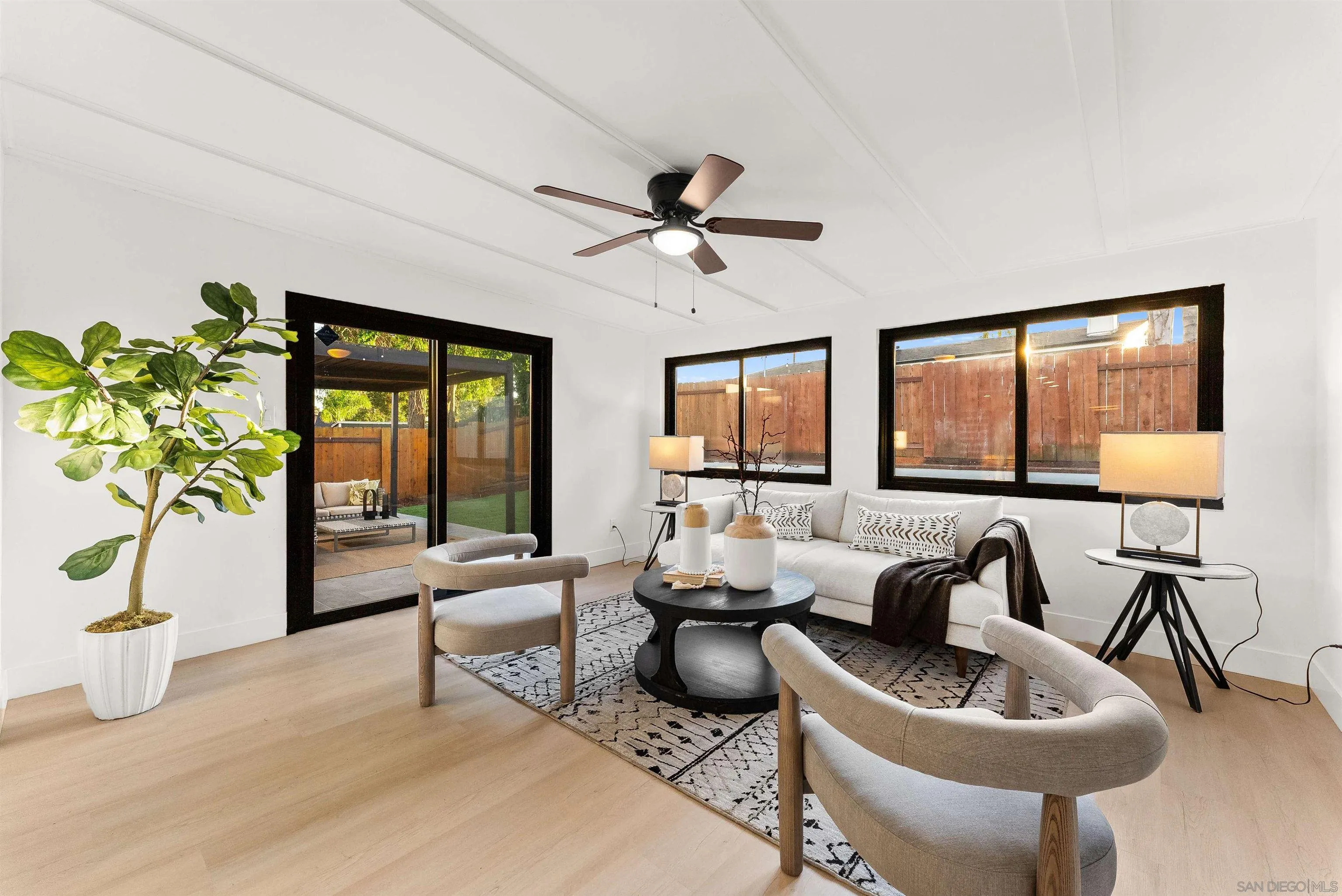 https://cdn.realtyfeed.com/cdn/127/260002768/28eeb925462d21bdc53d6d81b77f4098.webp