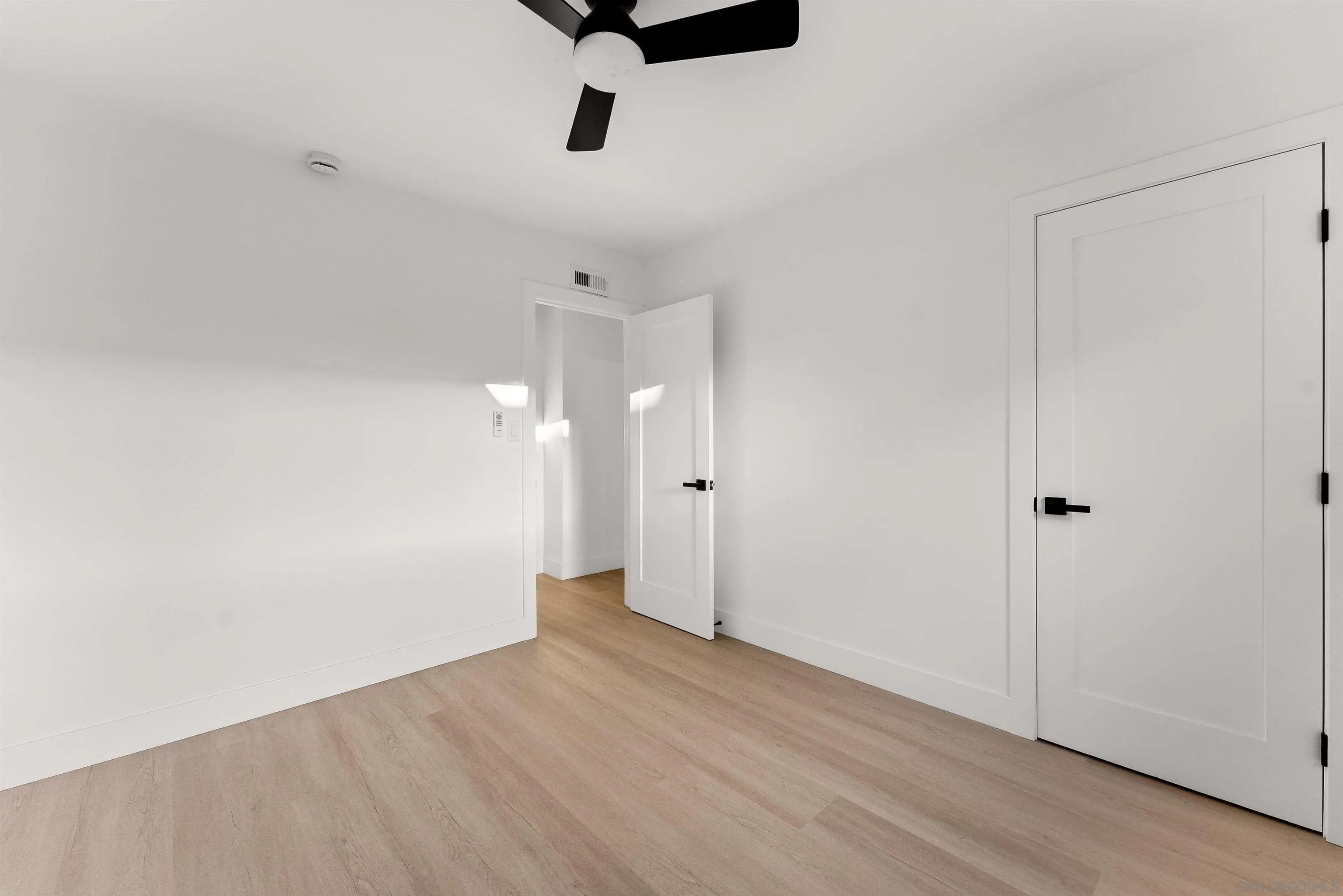 https://cdn.realtyfeed.com/cdn/127/260002768/55291f31f60ea54325aa41eb7910c6a8.webp