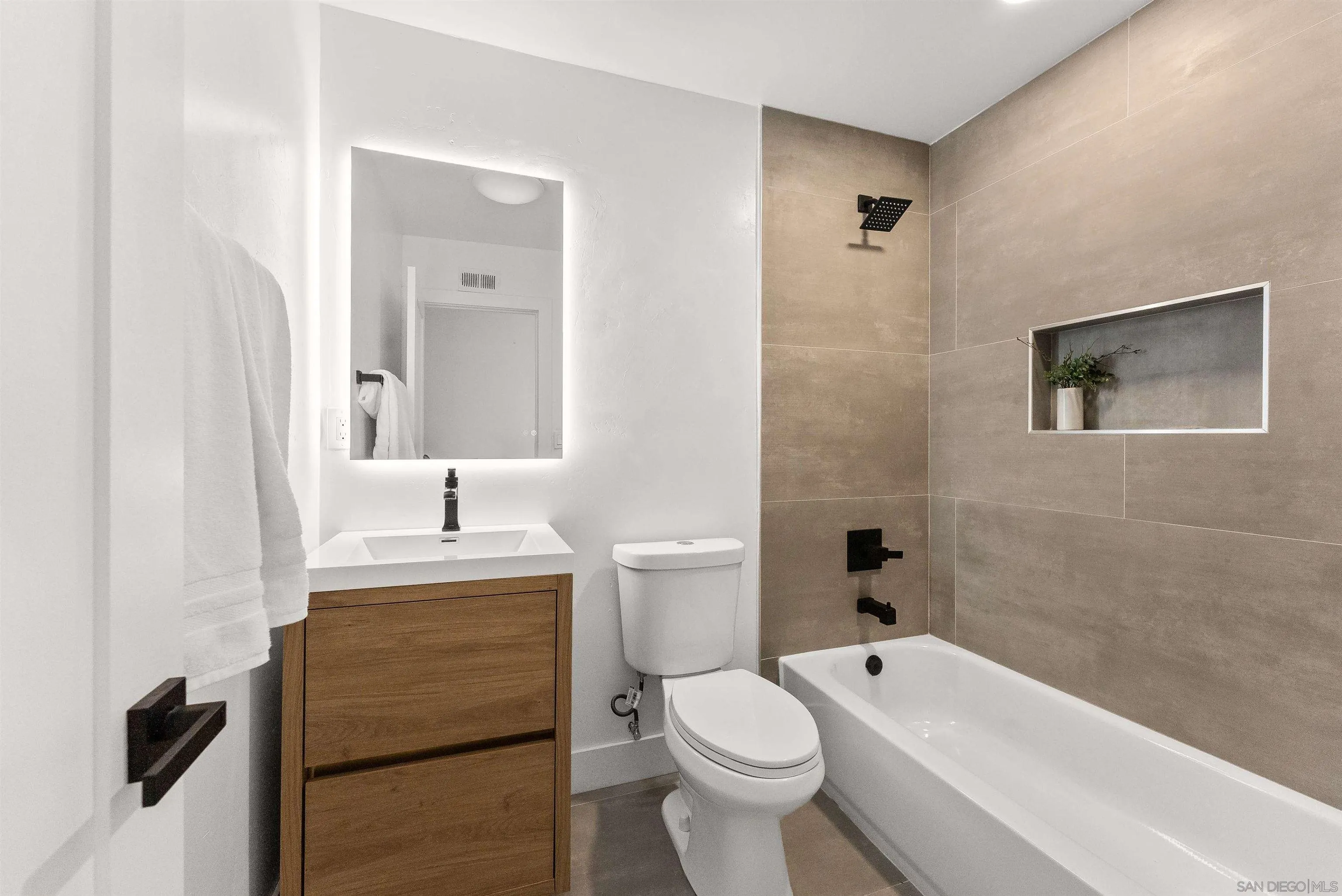 https://cdn.realtyfeed.com/cdn/127/260002768/f4a59b2fd3b1511ba21c9dc16cd25e55.webp