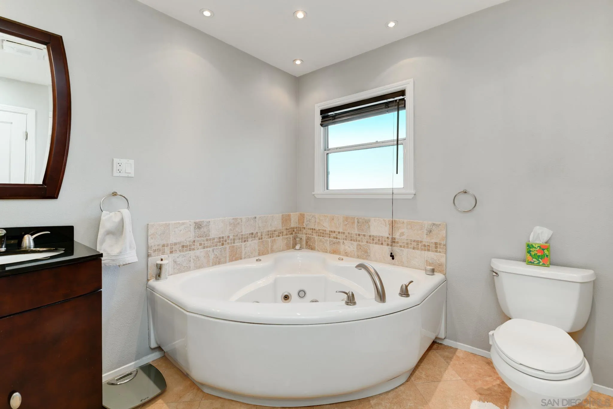 https://cdn.realtyfeed.com/cdn/127/260002769/481d33d7a5264b0d916c09e58691a6c9.webp