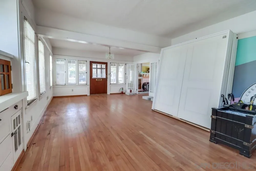 https://cdn.realtyfeed.com/cdn/127/260002770/59ec52dd8acadd4f6f7fb527716b2786.webp