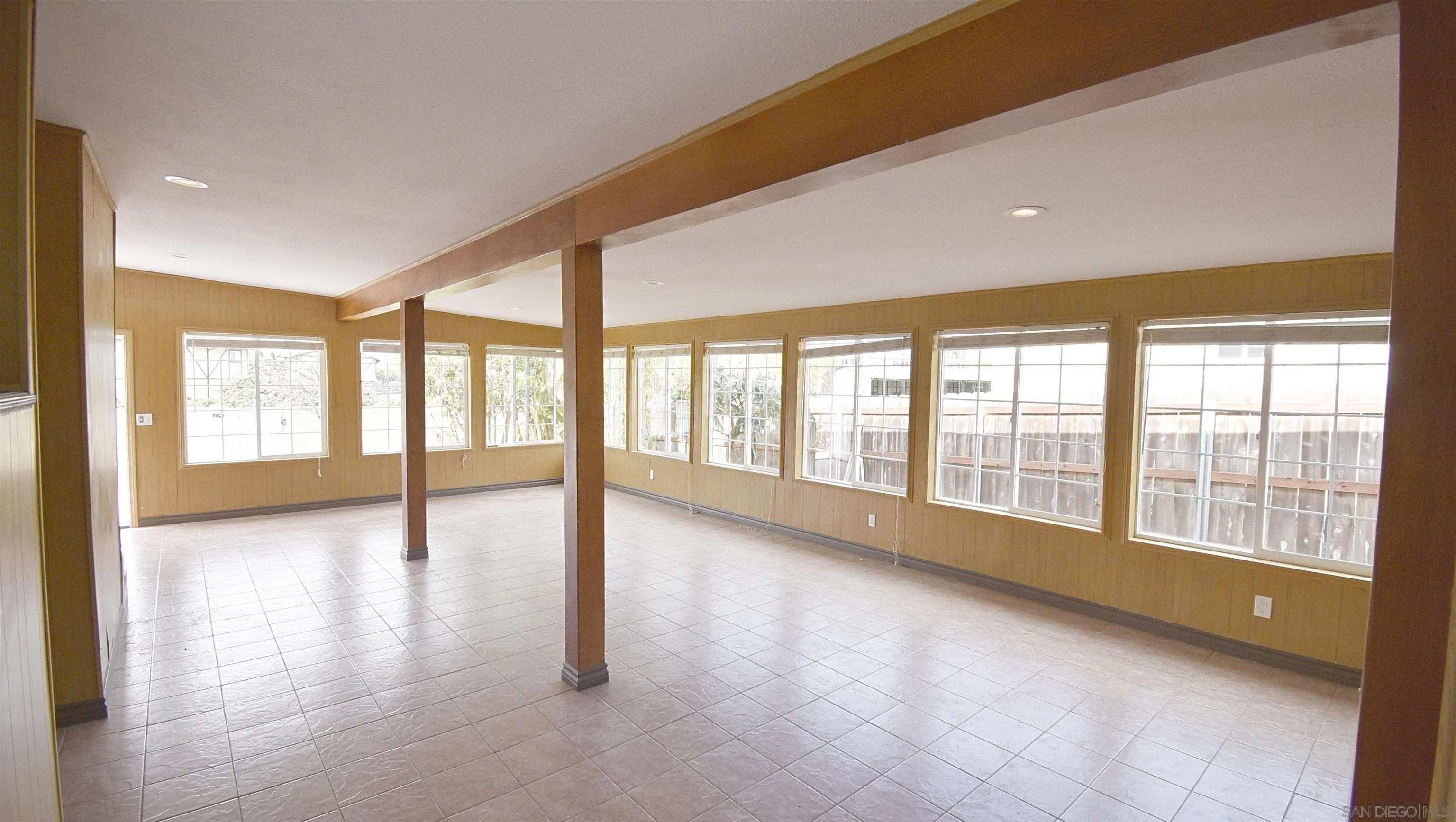 https://cdn.realtyfeed.com/cdn/127/260002773/33f08e9e85dd6dd27da128199c864f43.webp
