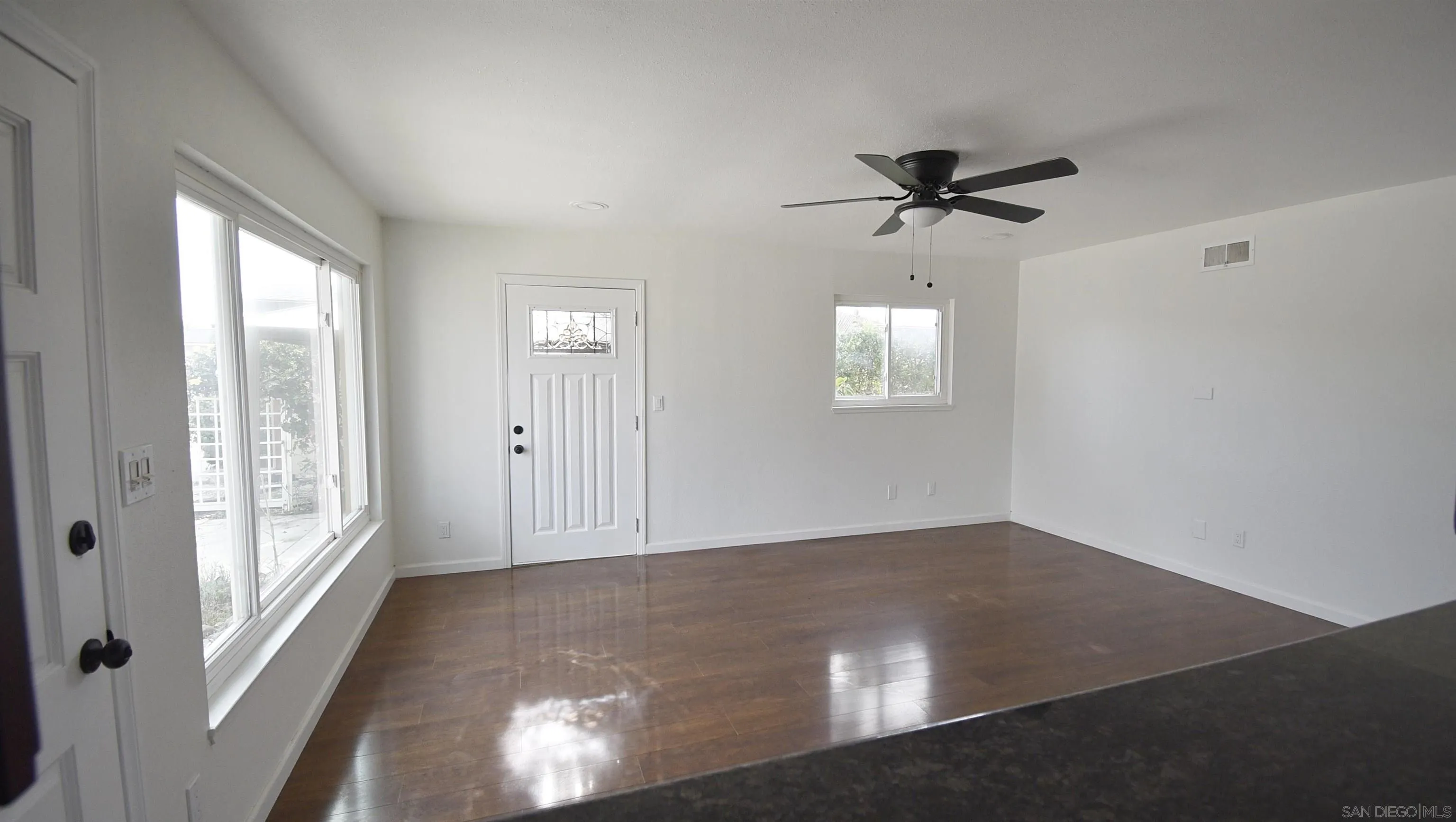 https://cdn.realtyfeed.com/cdn/127/260002773/c30d0d83238d0d49c750ae53079ace89.webp