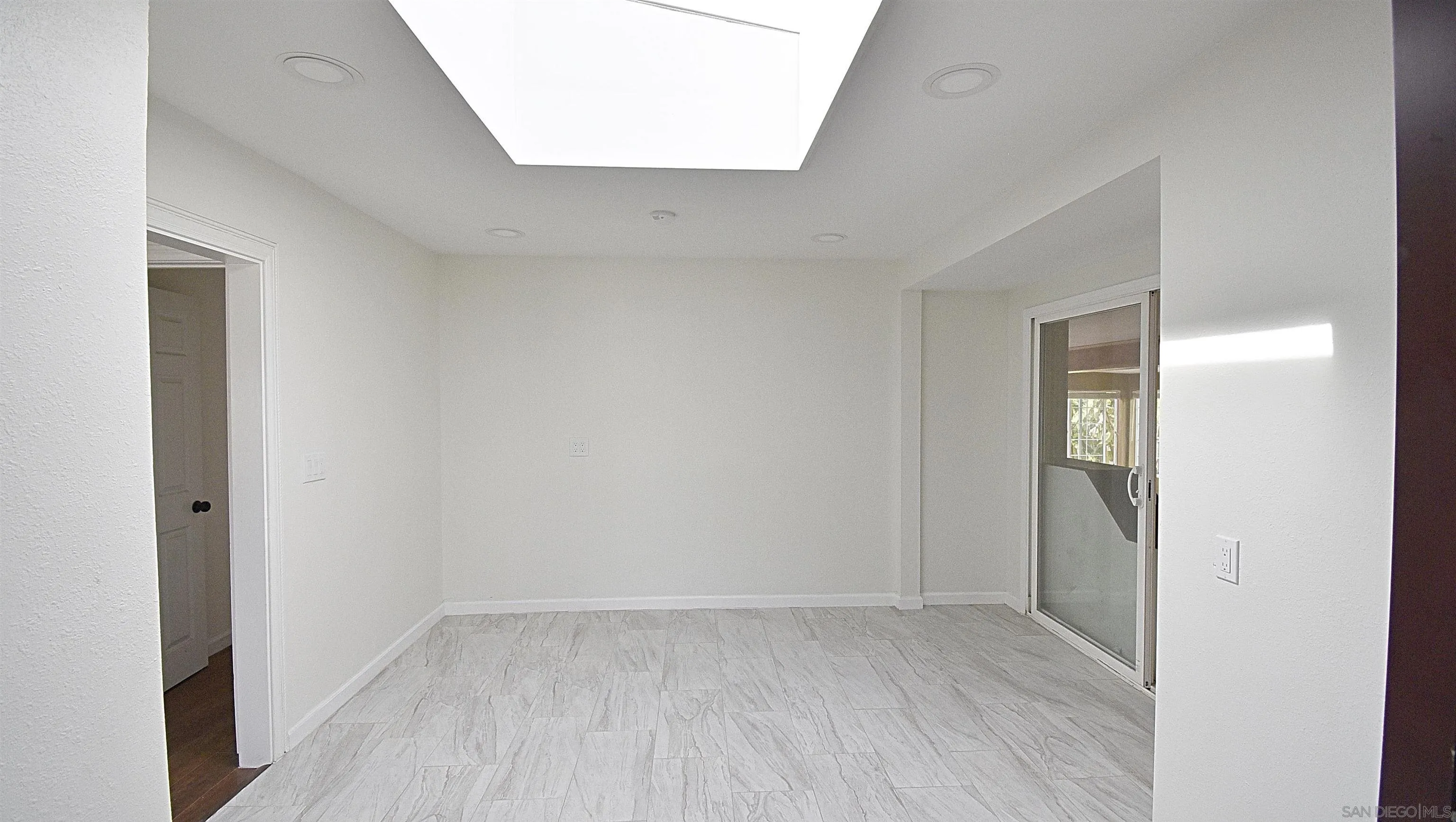 https://cdn.realtyfeed.com/cdn/127/260002773/dad698f8f259457866f9421e73ea87a2.webp