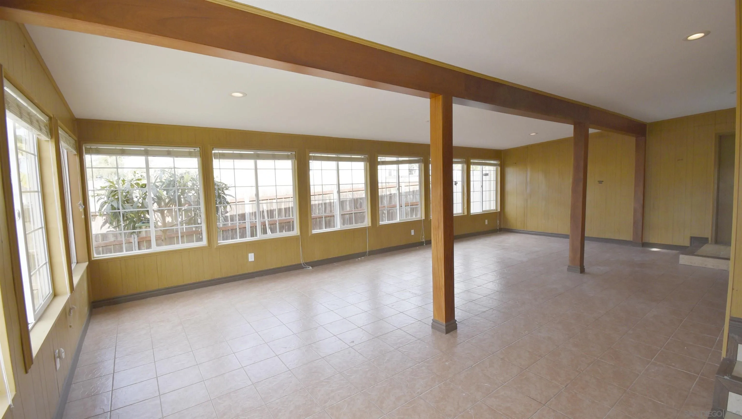 https://cdn.realtyfeed.com/cdn/127/260002773/f6ddb5558a3d38cee0ed2378598098d5.webp
