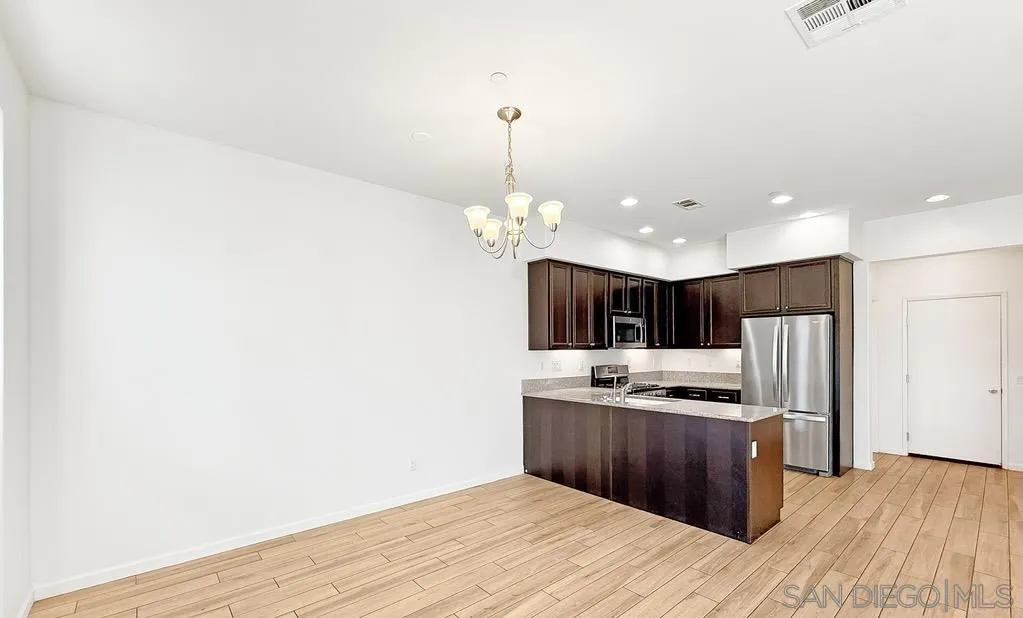 Photo #4: 260002776 Listing: Photo #4