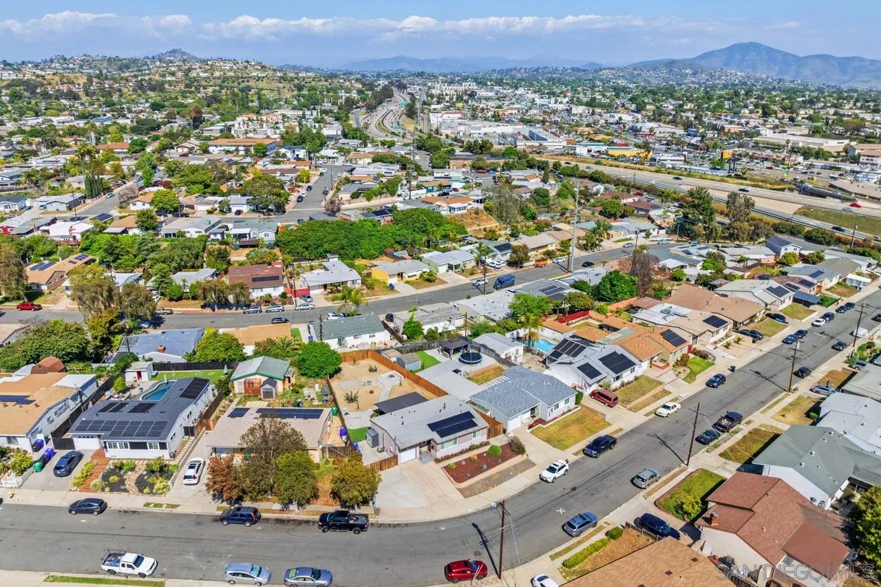 https://cdn.realtyfeed.com/cdn/127/260002783/408ceeb30c1896e589b2491b4c864db6.webp
