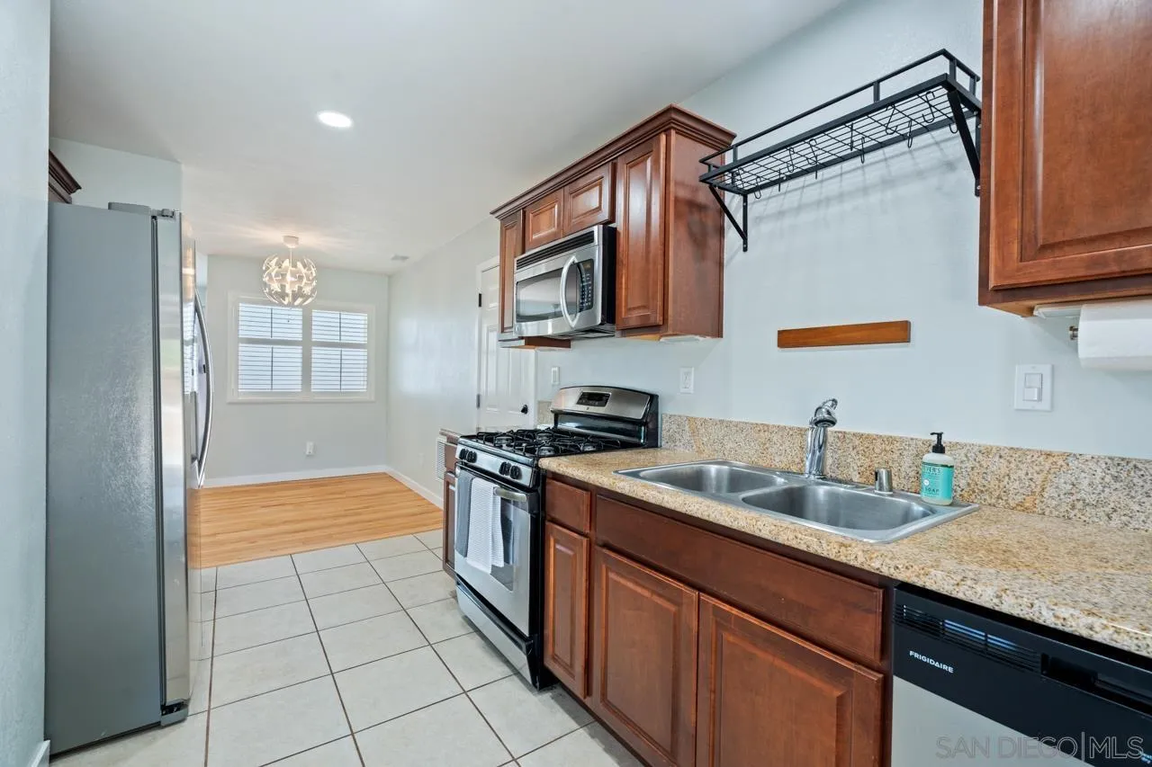 https://cdn.realtyfeed.com/cdn/127/260002783/98f9798d4dce7a43ac651eb9f9a308c8.webp