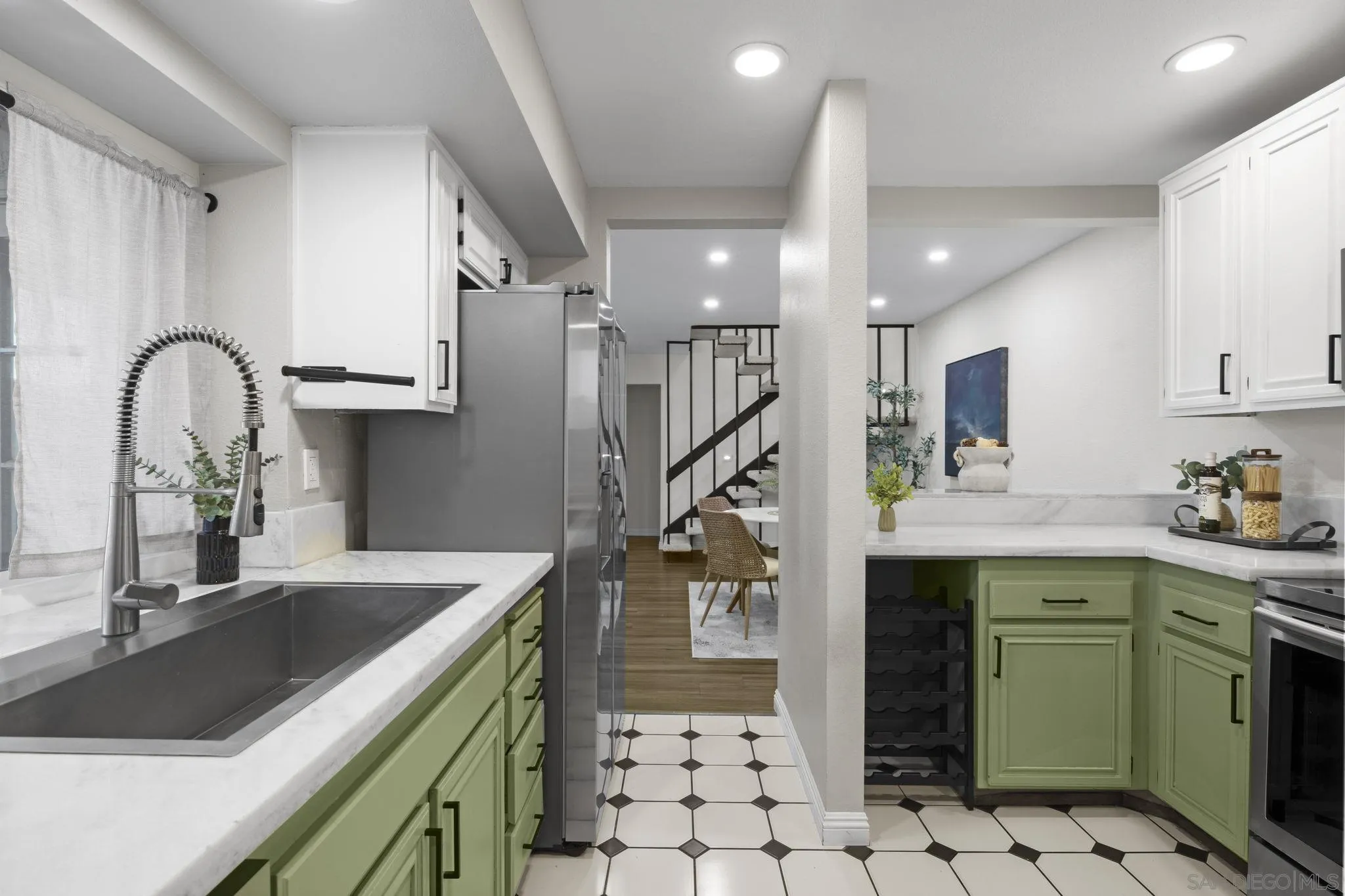 https://cdn.realtyfeed.com/cdn/127/260002784/bcd70aaca494443a0ff68bd90962c8e1.webp