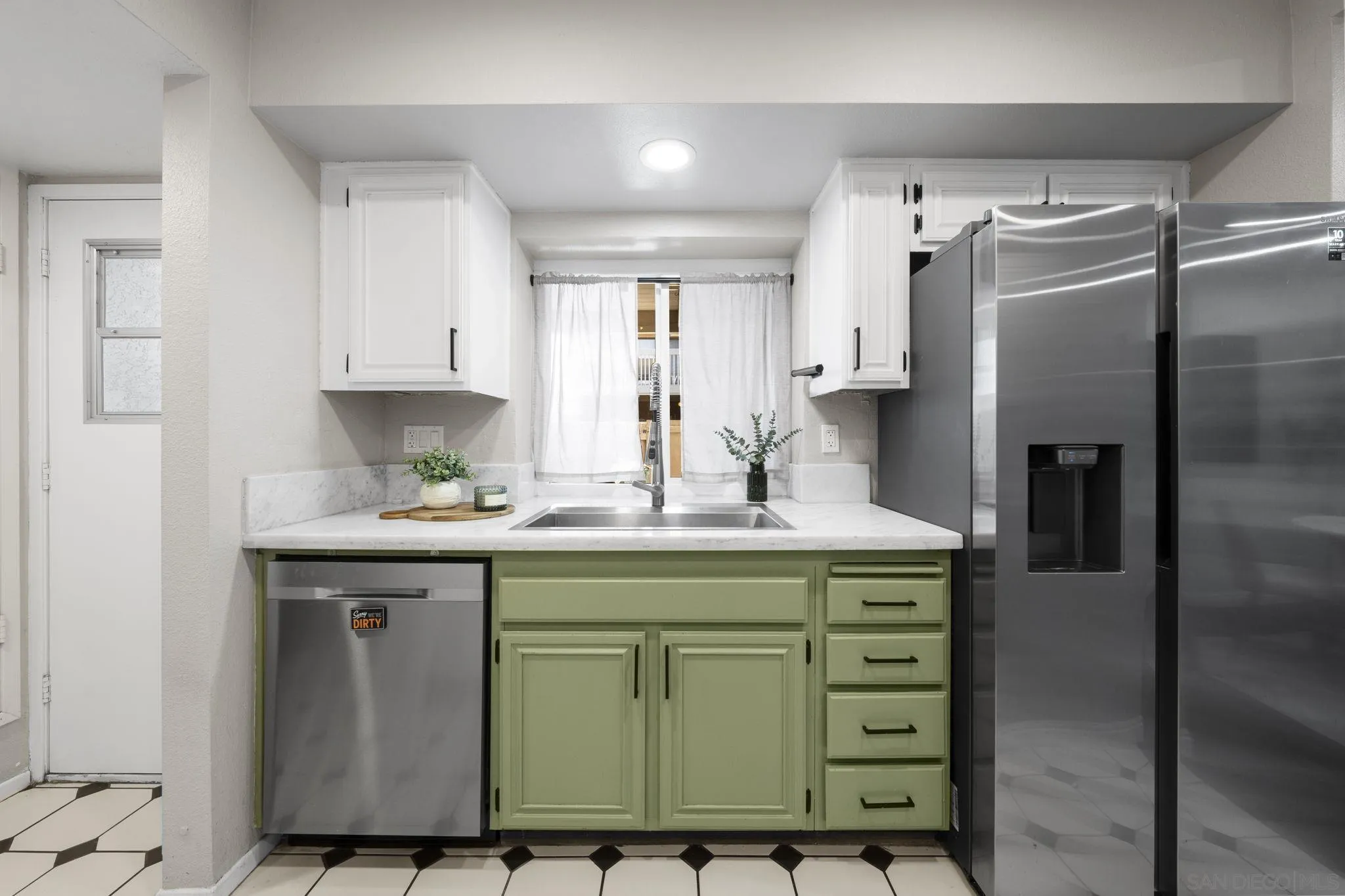 https://cdn.realtyfeed.com/cdn/127/260002784/d90348c65dd28c91517cc24f7a5a0f76.webp