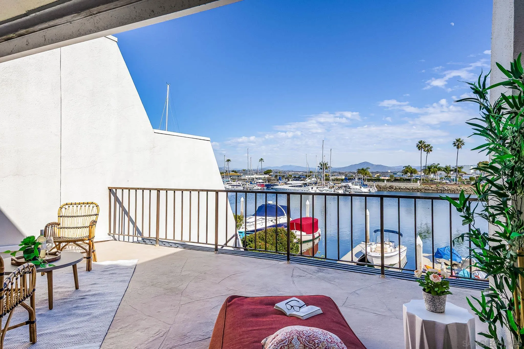https://cdn.realtyfeed.com/cdn/127/260002790/cbf472905fb8217a57505dea74813d72.webp
