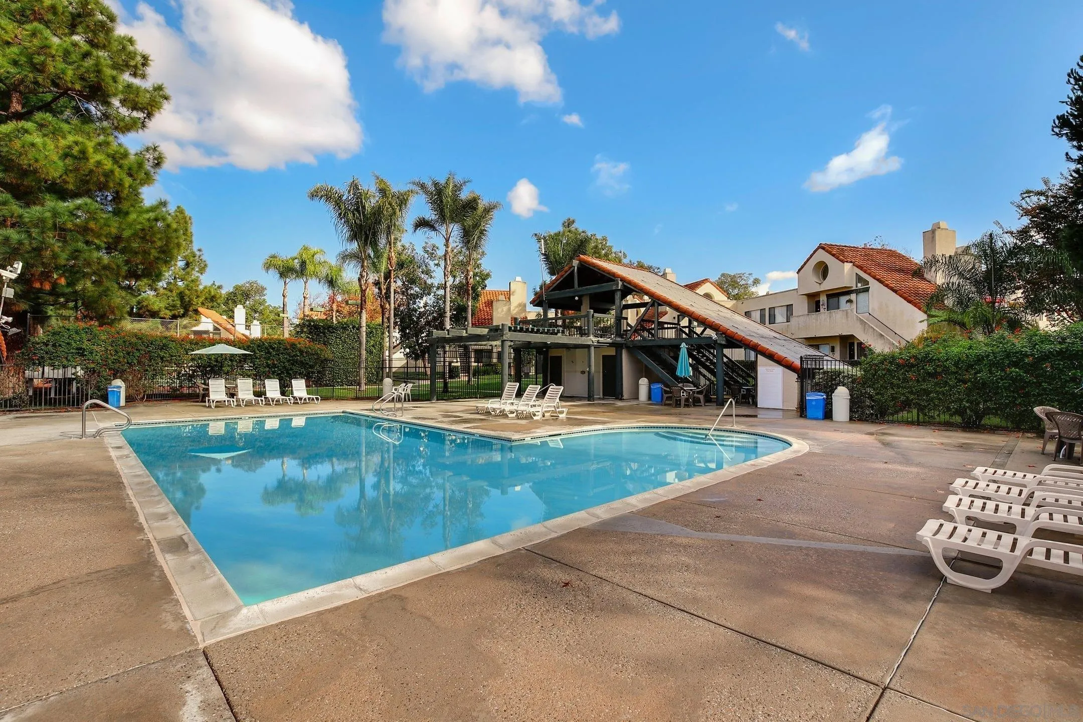 https://cdn.realtyfeed.com/cdn/127/260002794/0fb7c8515c6c7706bd492fbe580d65ee.webp
