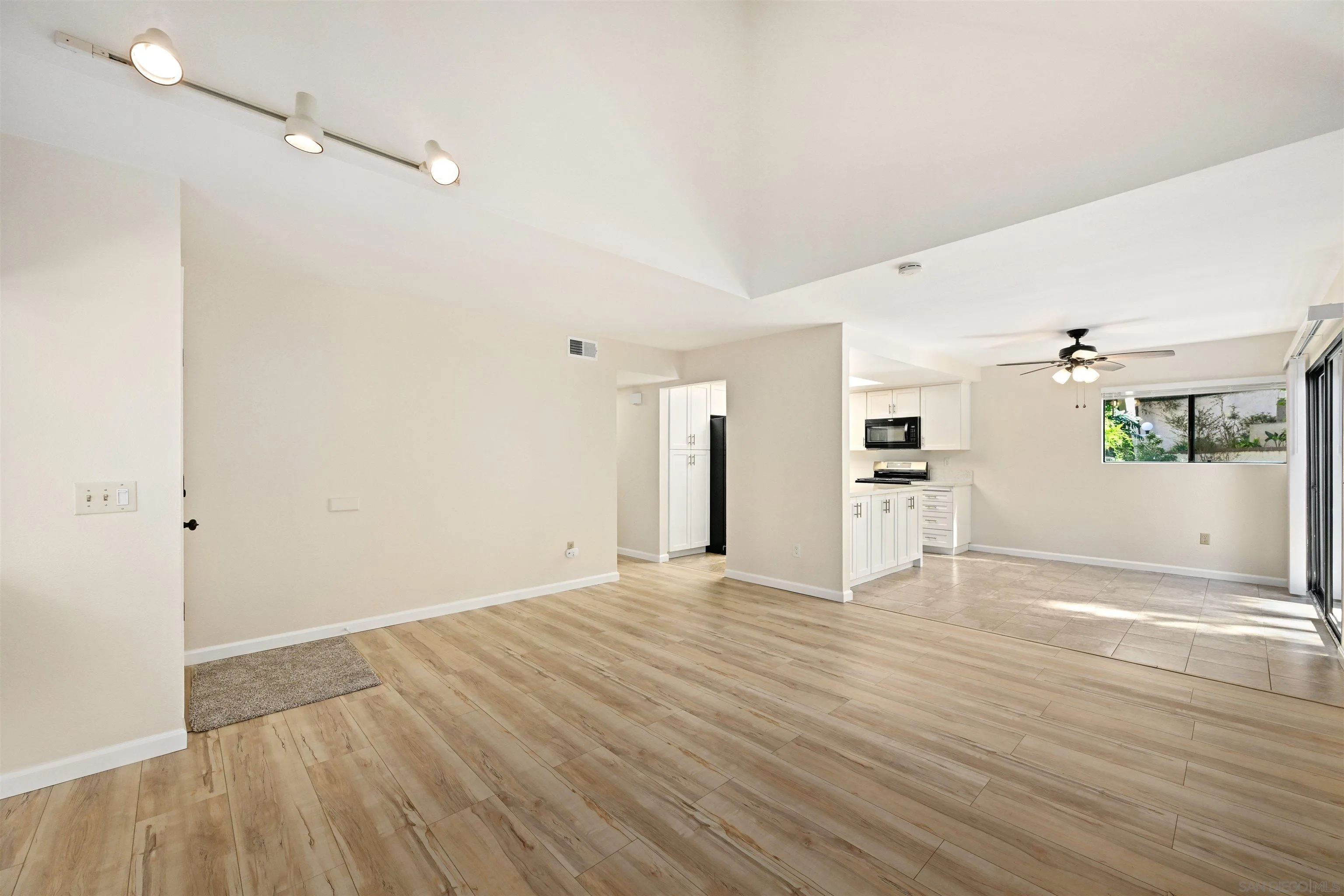 https://cdn.realtyfeed.com/cdn/127/260002794/264411c65ba9b7ef898d94ae11f0f2a3.webp