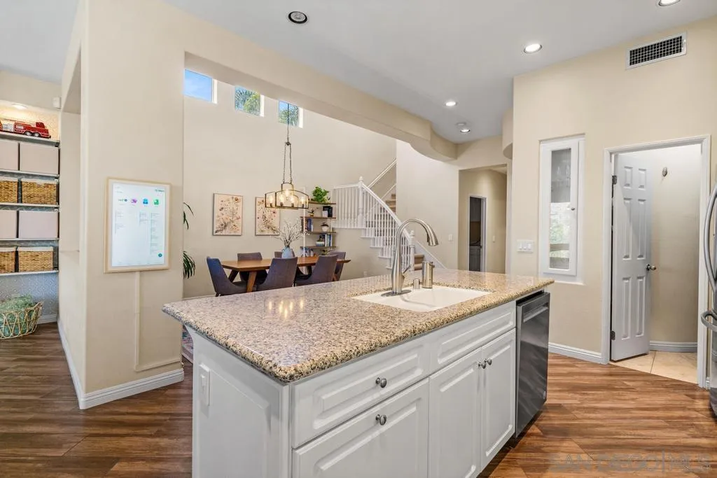 https://cdn.realtyfeed.com/cdn/127/260002796/546887a575b4c3335559e593c98709d6.webp