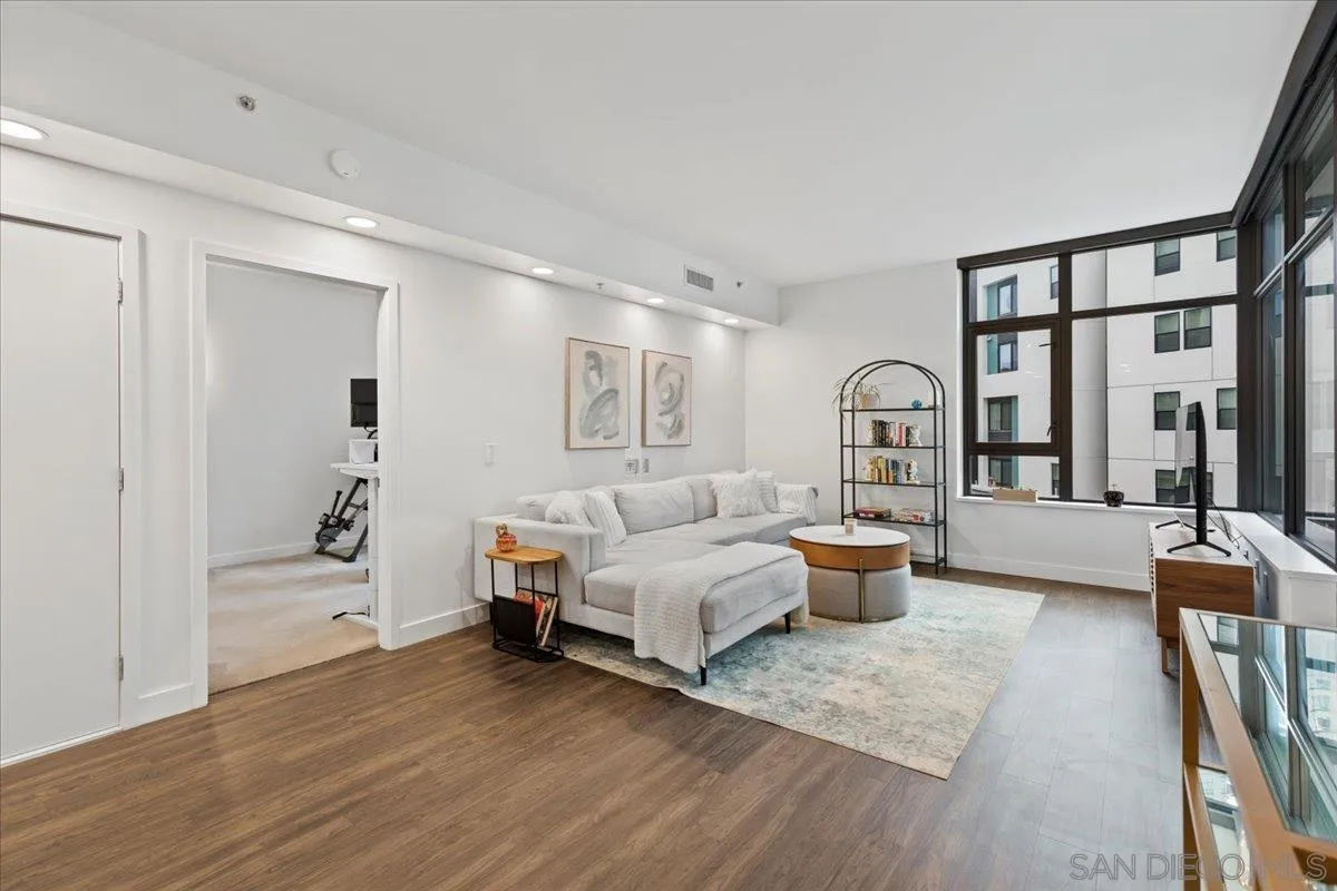 https://cdn.realtyfeed.com/cdn/127/260002797/fe3828b13e000f852adc542459eef862.webp