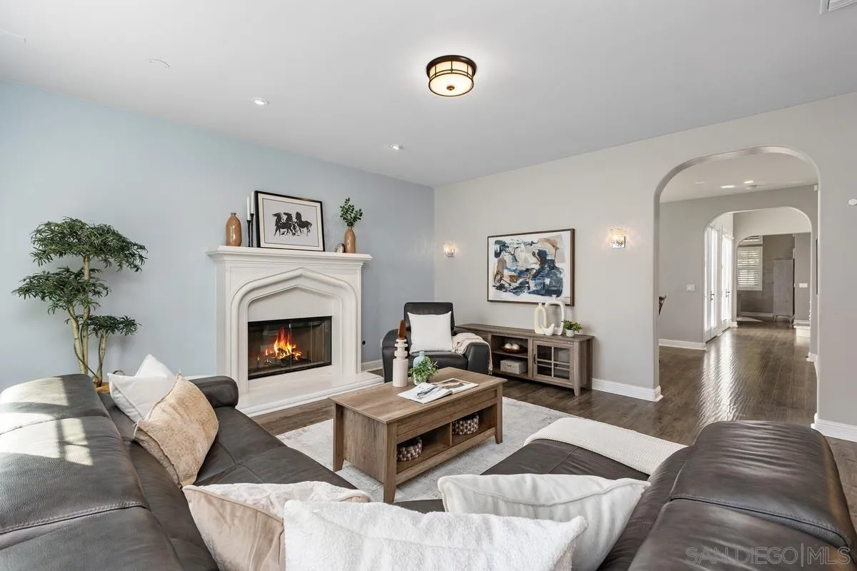 https://cdn.realtyfeed.com/cdn/127/260002798/284e154f9397439501f5cfbf5d1dd289.webp
