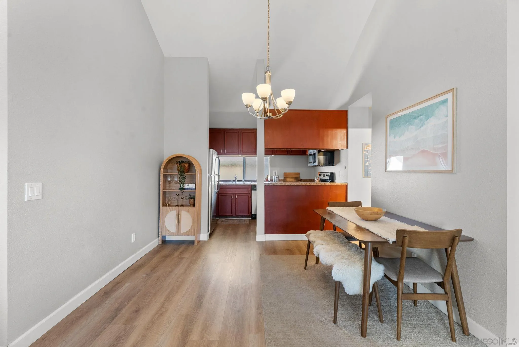 https://cdn.realtyfeed.com/cdn/127/260002799/56e6483e13f0933640432a66ed877e97.webp
