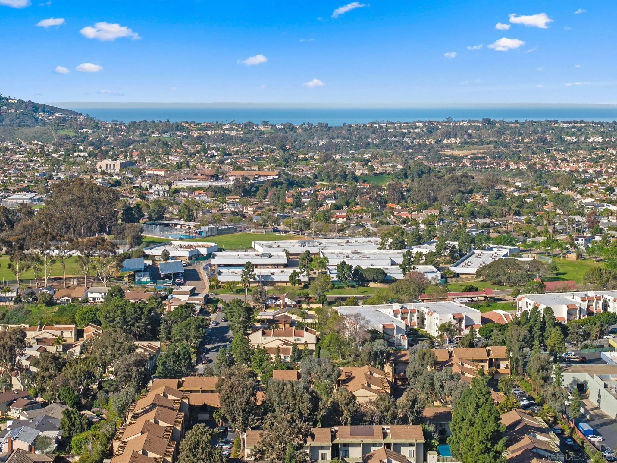 https://cdn.realtyfeed.com/cdn/127/260002799/67f8d6634e42fb4e7c73e76b66c93890.webp