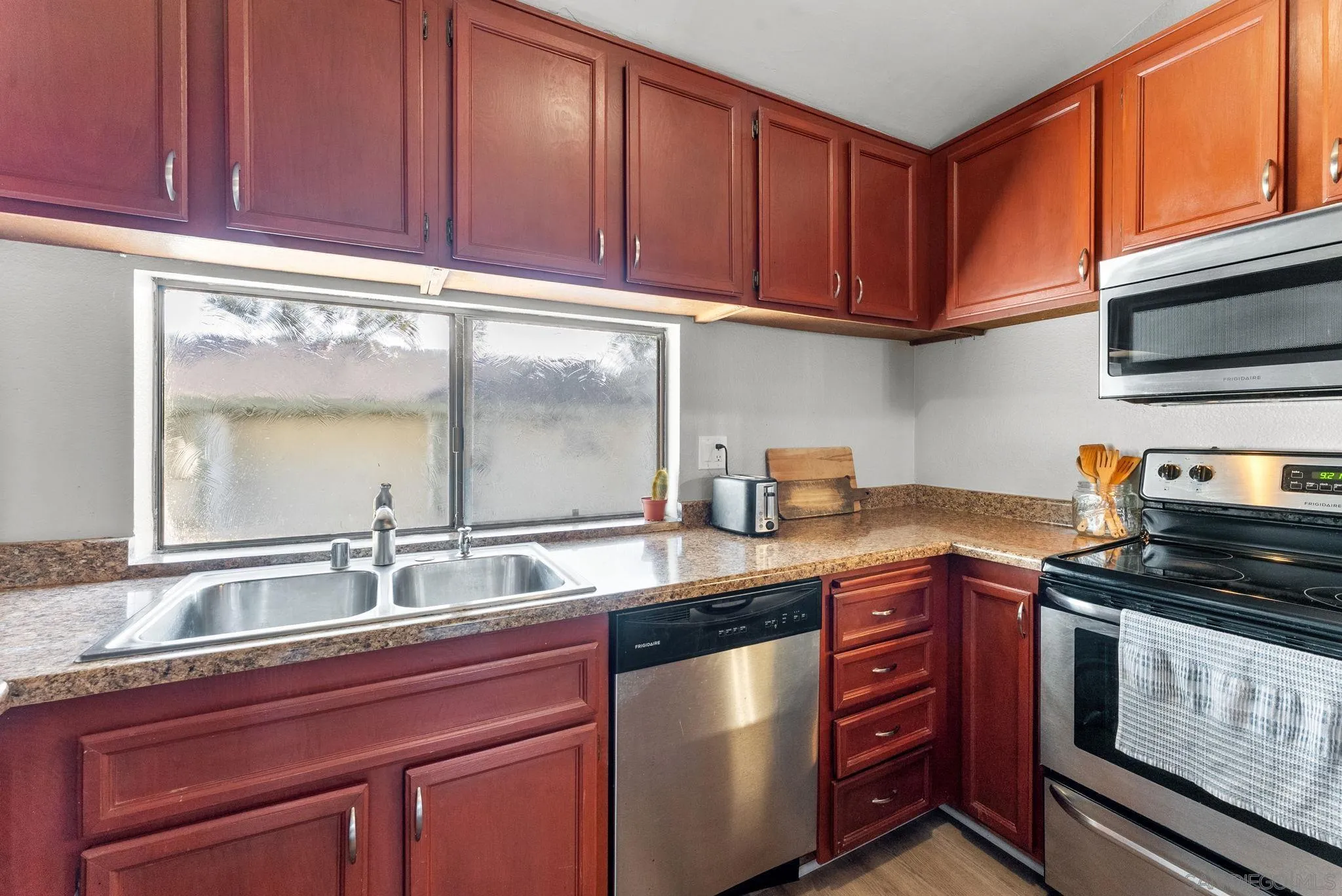 https://cdn.realtyfeed.com/cdn/127/260002799/70e14d3837e402224a6c31091f2a99ee.webp