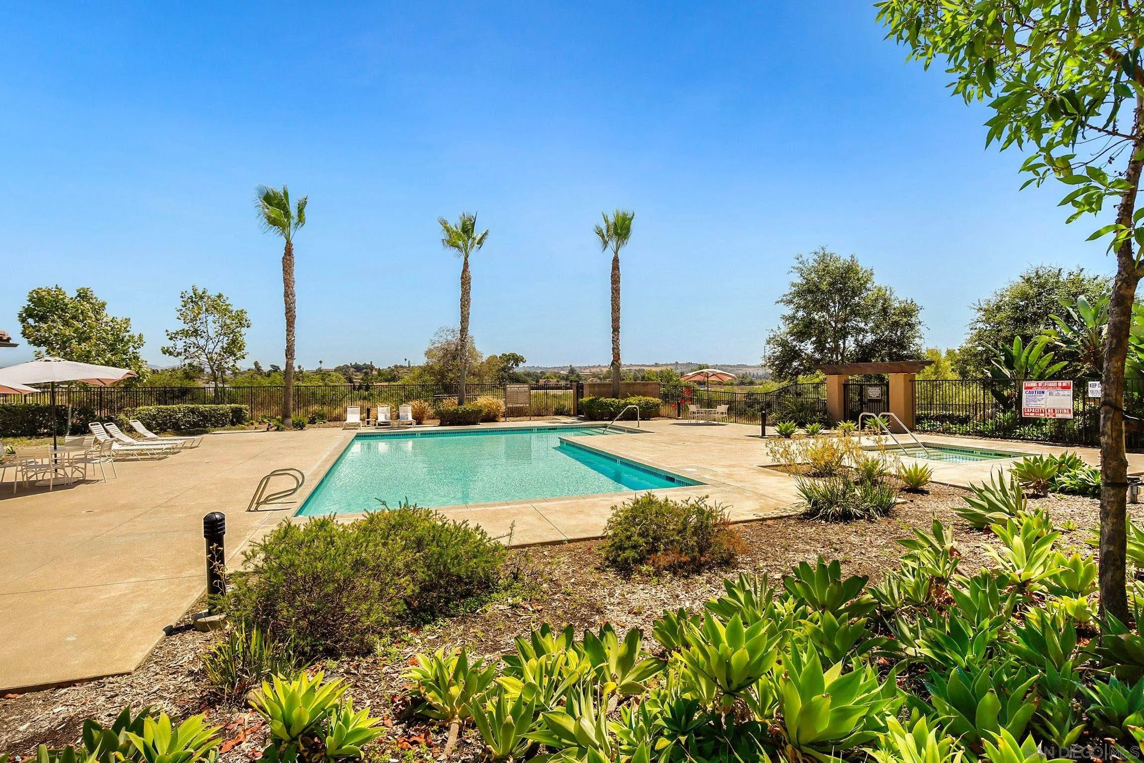 https://cdn.realtyfeed.com/cdn/127/260002801/00bda6b594c147d4995bd31cb466ac82.webp