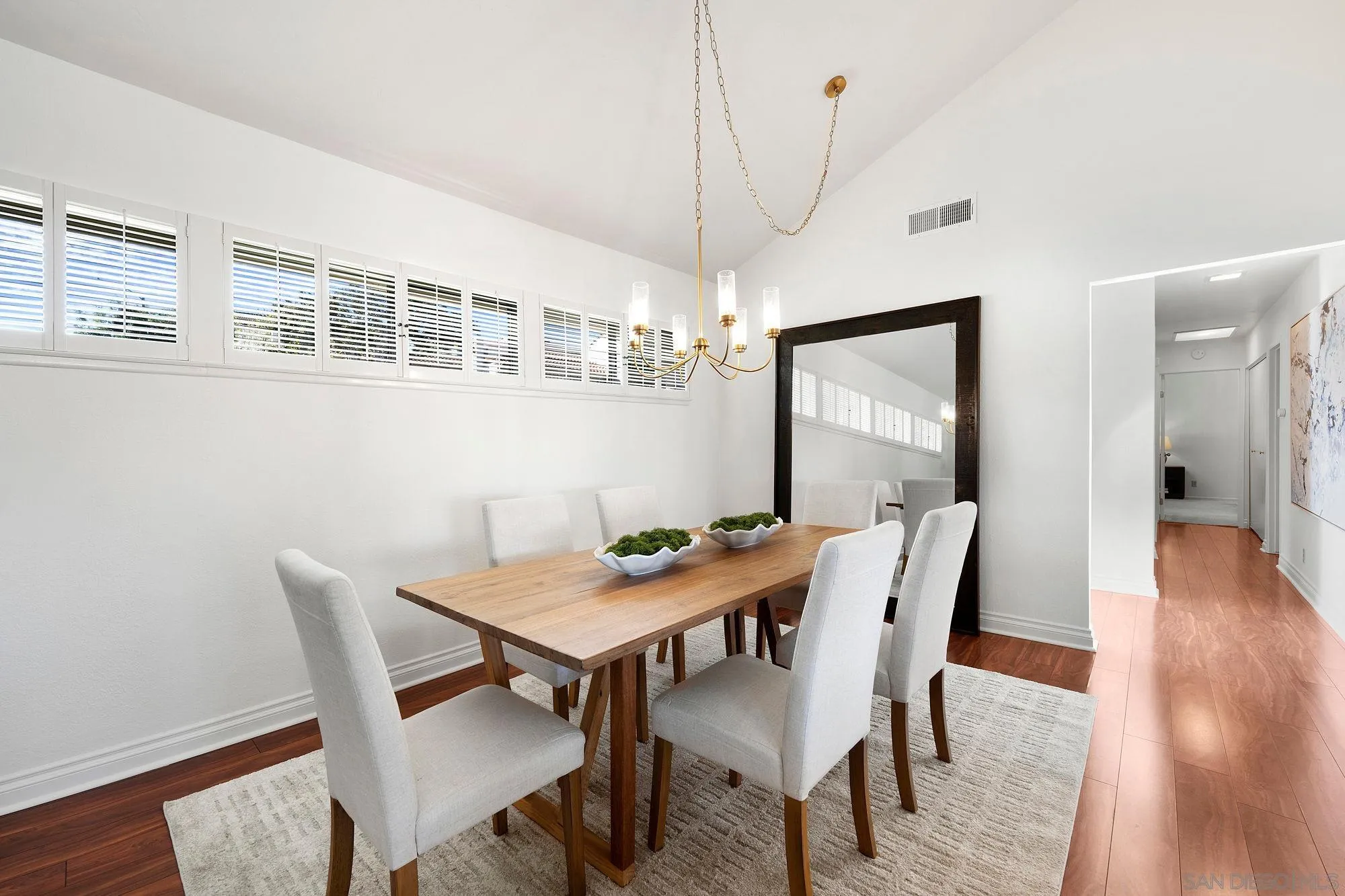 https://cdn.realtyfeed.com/cdn/127/260002805/ce16c95ba8ad11021e957acb4162f47a.webp