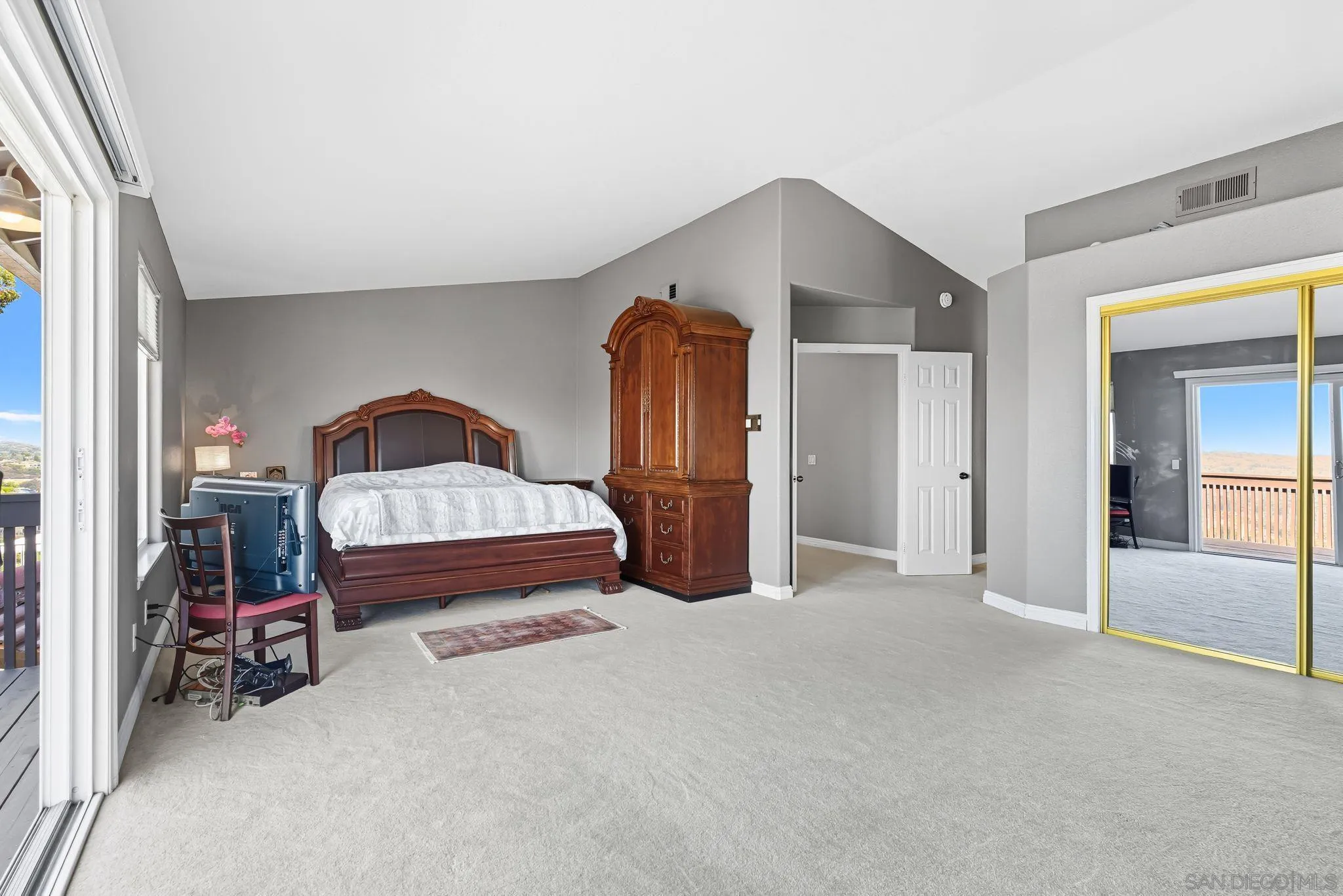 https://cdn.realtyfeed.com/cdn/127/260002807/99dbc300156955a3197a84dd69705aed.webp
