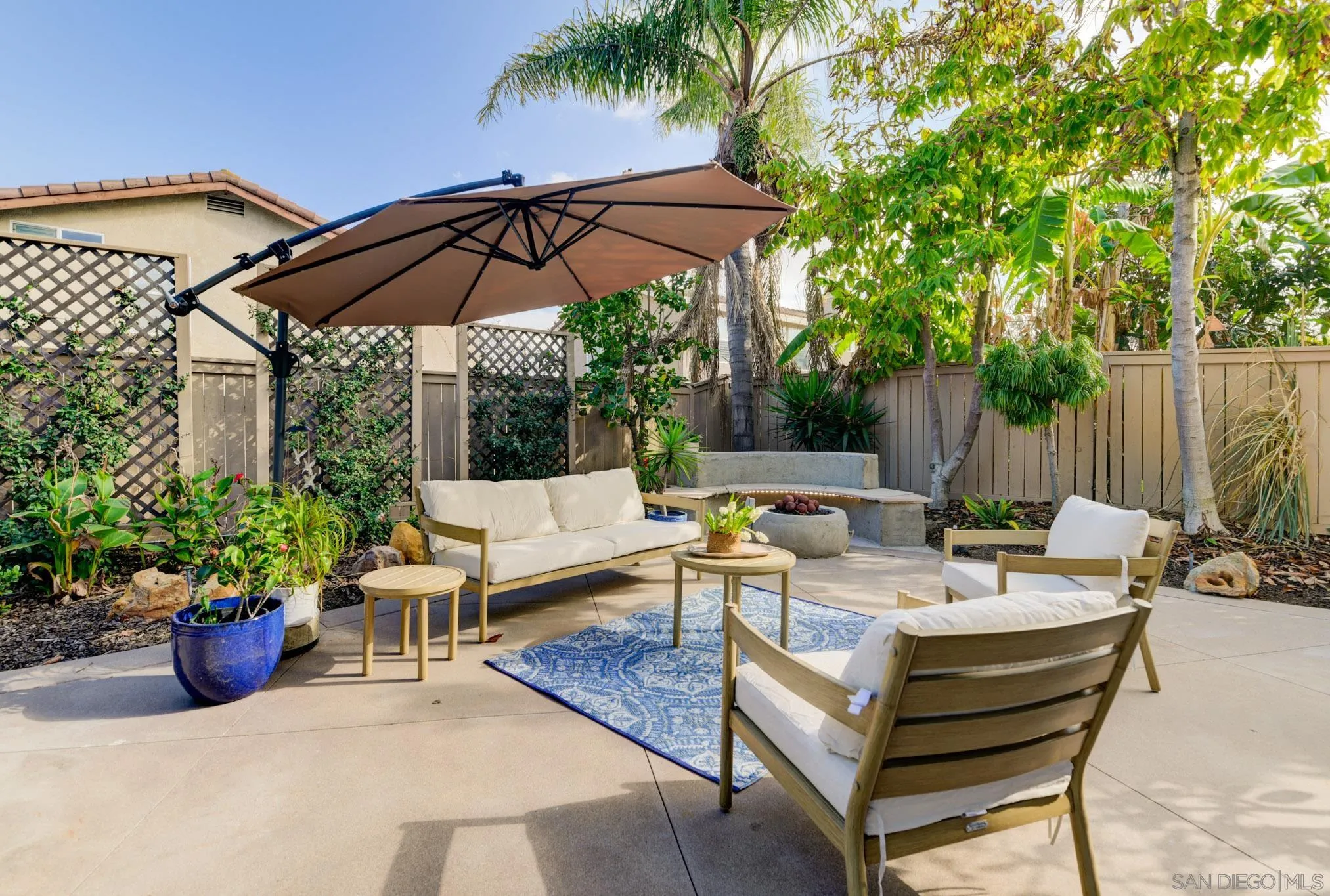 https://cdn.realtyfeed.com/cdn/127/260002812/1282fbaaaab1a9862b1555b859e854b7.webp