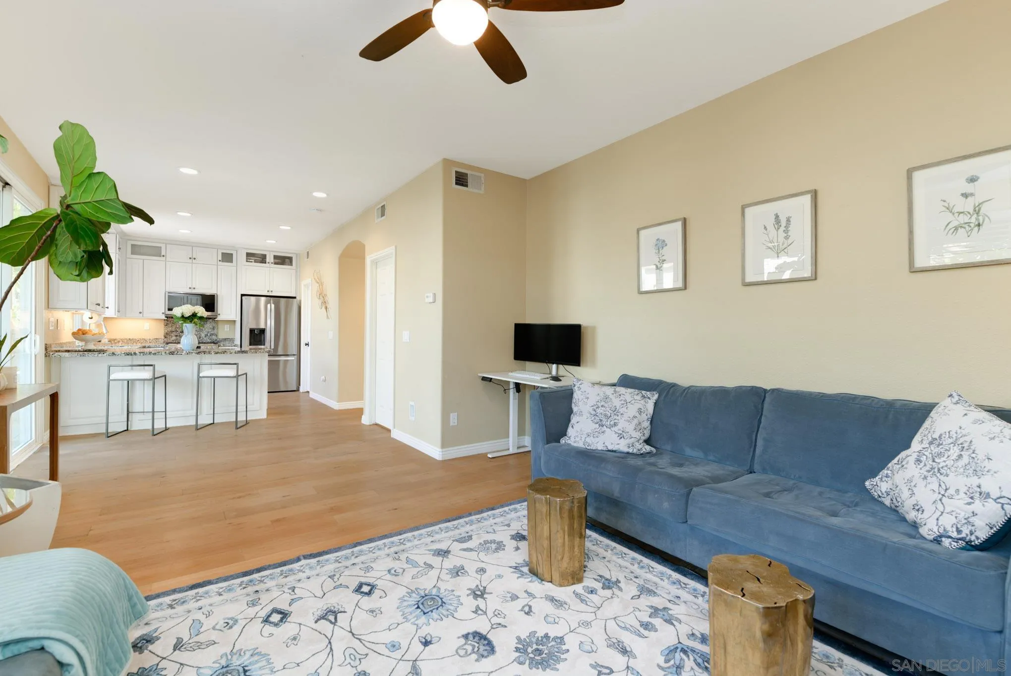 https://cdn.realtyfeed.com/cdn/127/260002812/1a6efbef127f8707cdec3d1fa8e0544c.webp