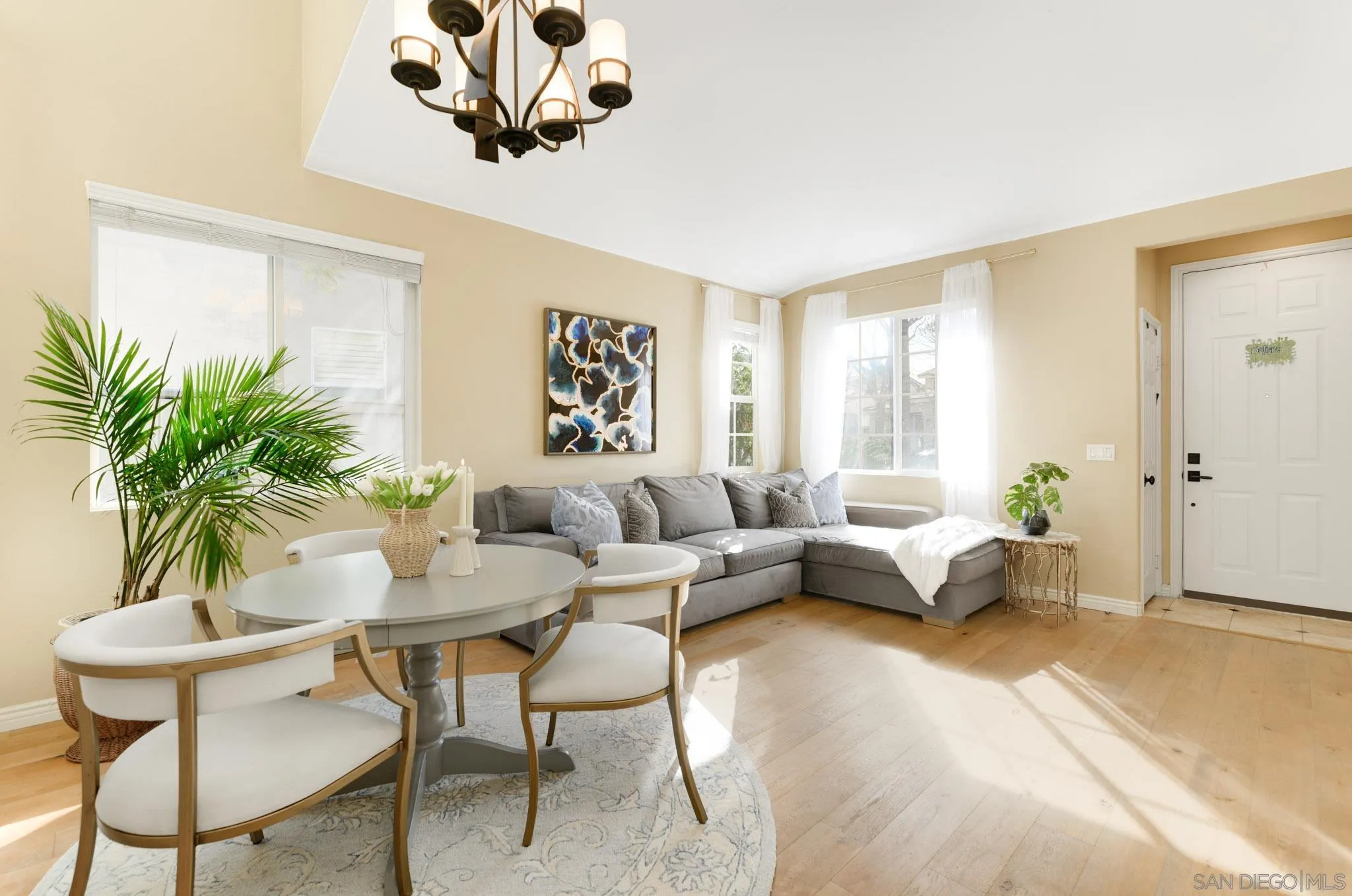 https://cdn.realtyfeed.com/cdn/127/260002812/79b954de40b04403c990cbcd4c300656.webp
