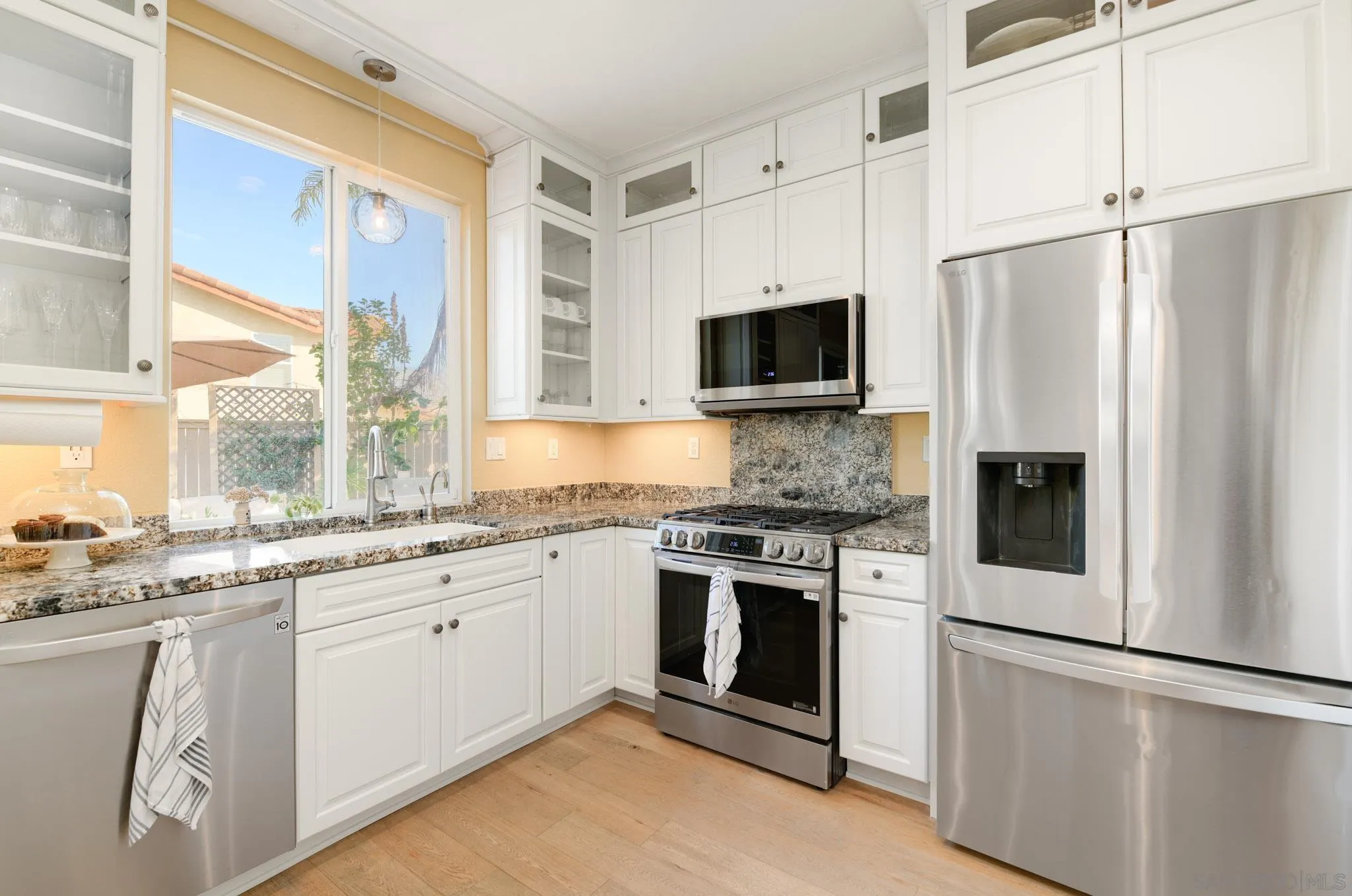 https://cdn.realtyfeed.com/cdn/127/260002812/c5f6a8a7c6a77a1cde3791932cb6eac1.webp