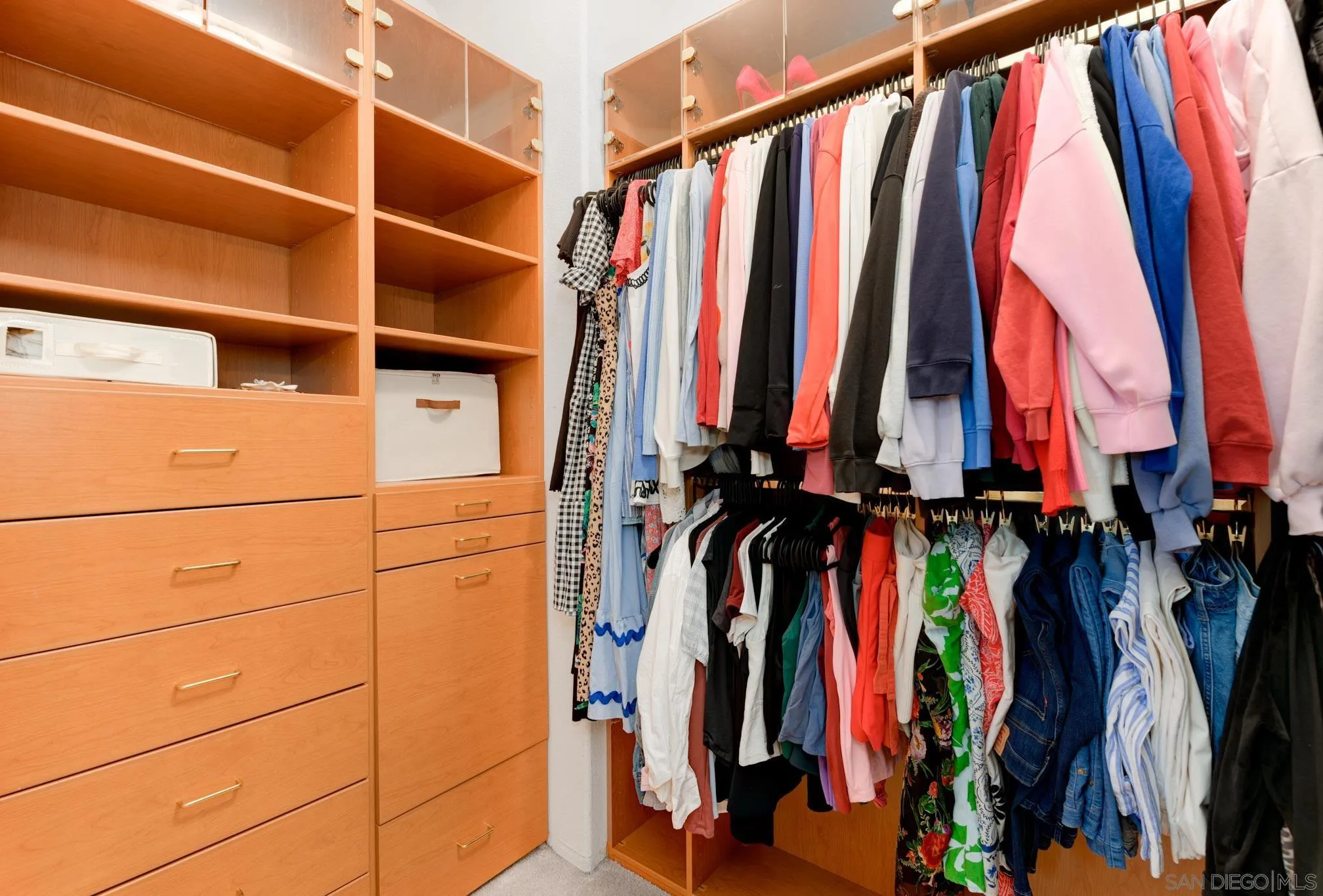 https://cdn.realtyfeed.com/cdn/127/260002812/d5d517ef1e689d7678f7e1721d809a65.webp