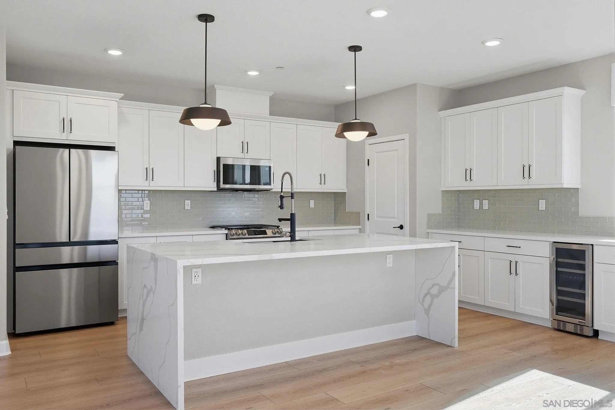 Photo #8: 260002816 Listing: Photo #8