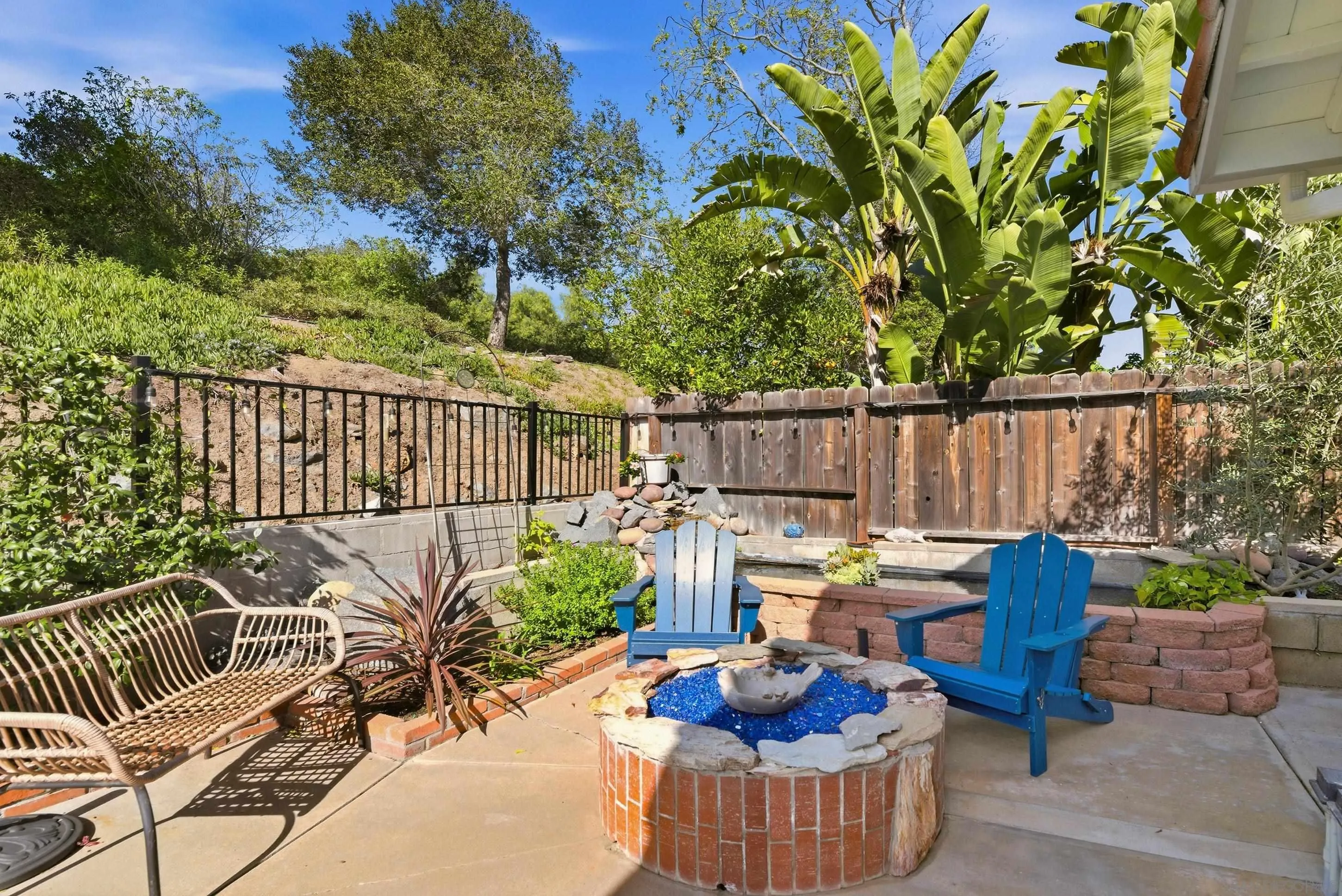 https://cdn.realtyfeed.com/cdn/127/260002817/1a3595ec8e1b7421b93c80e2568e5ae6.webp