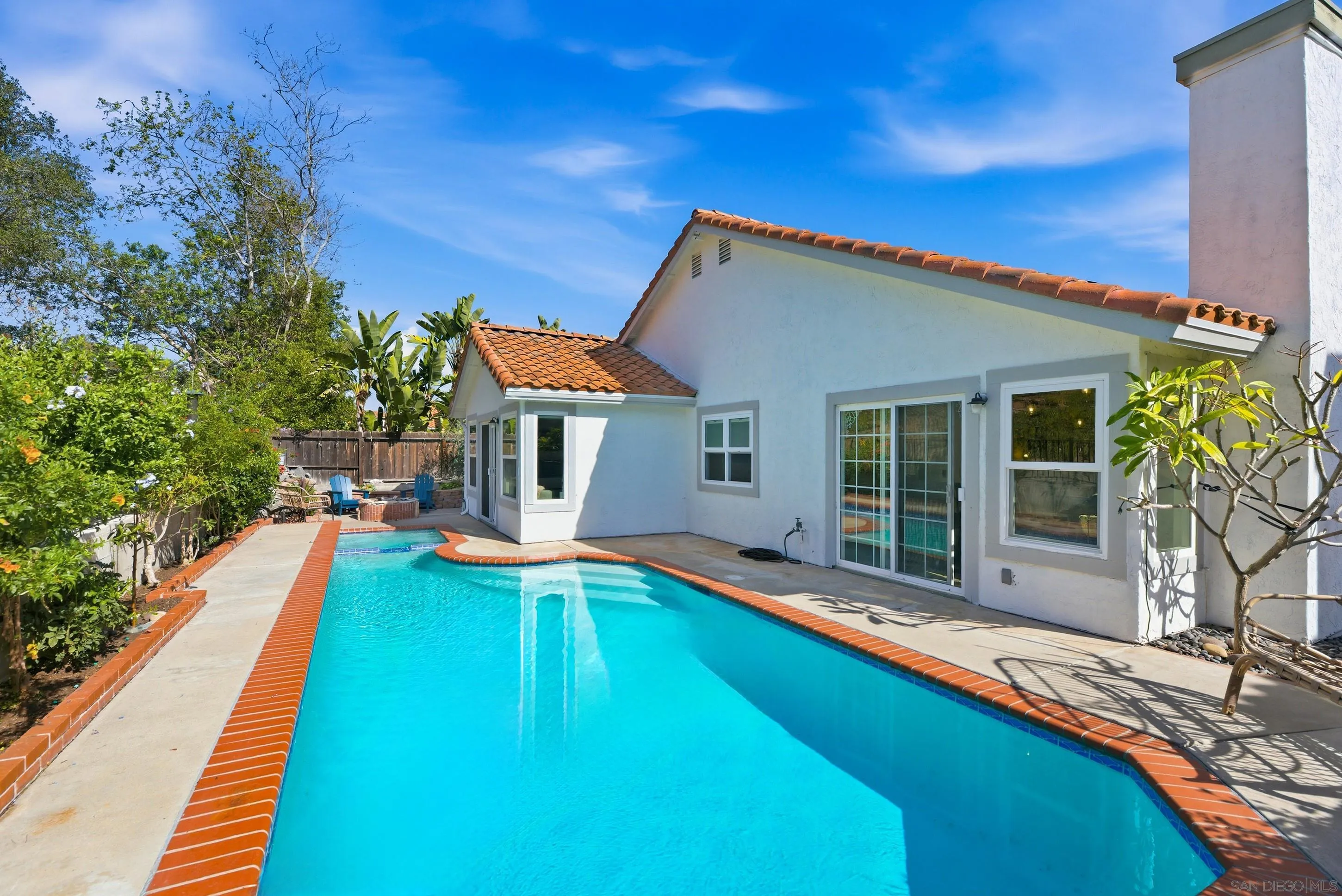 https://cdn.realtyfeed.com/cdn/127/260002817/907ba0a0ae81488c0e5ae66ebbf28e9e.webp