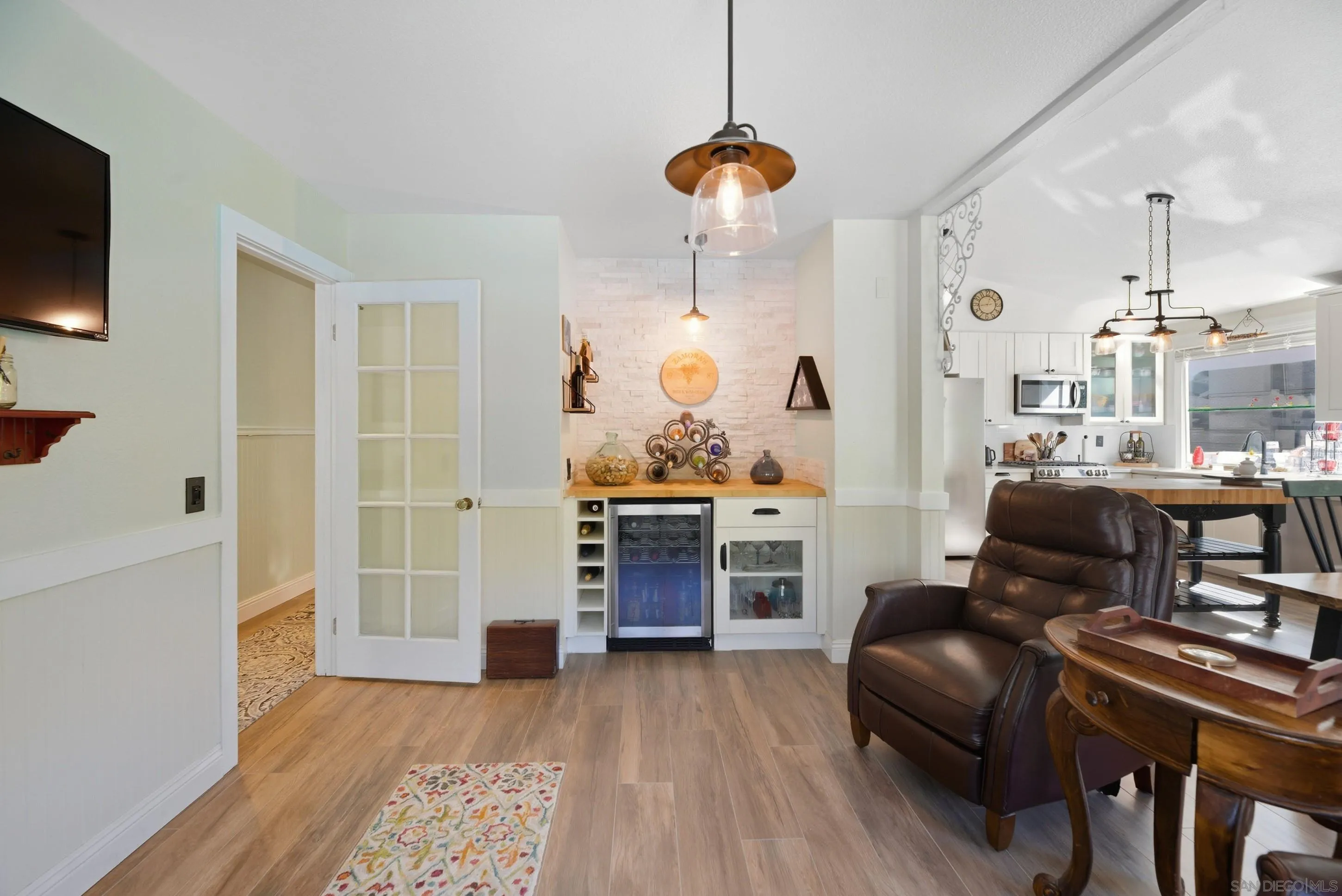 https://cdn.realtyfeed.com/cdn/127/260002817/eae468926d002085f68d721c48a61357.webp